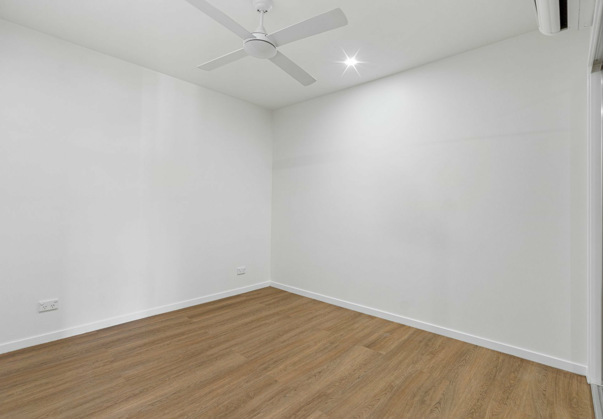 1425/5 Cremin Street — photo 8 of 23
