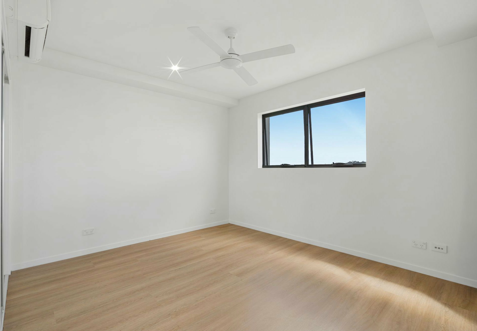 1425/5 Cremin Street — photo 10 of 23