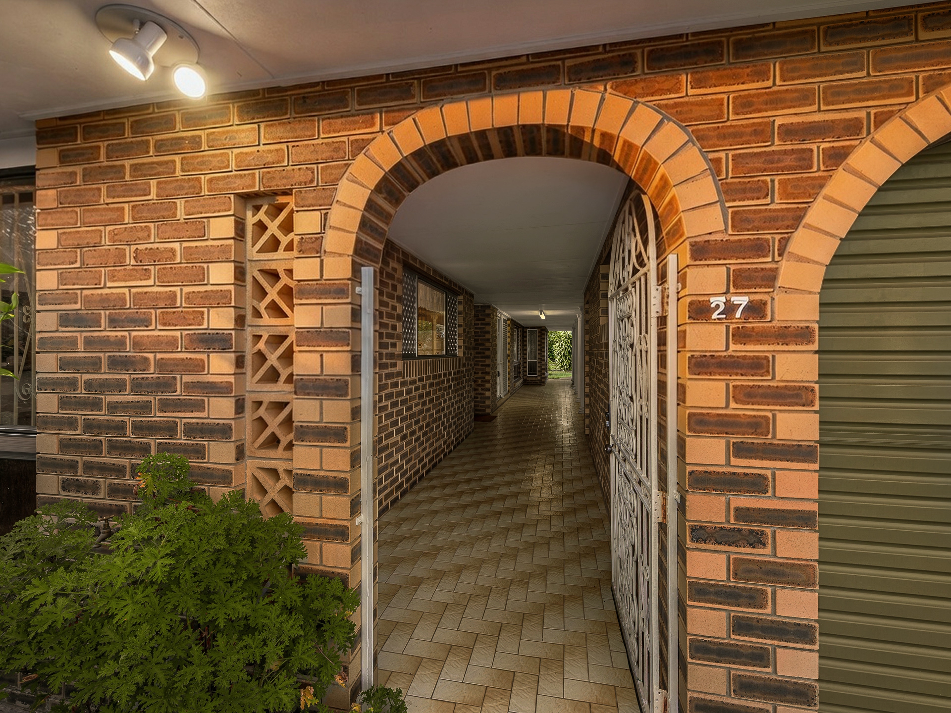 27 Devenish Street — photo 4 of 25
