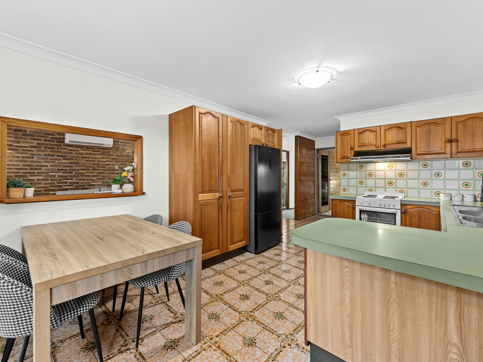 27 Devenish Street — photo 14 of 25