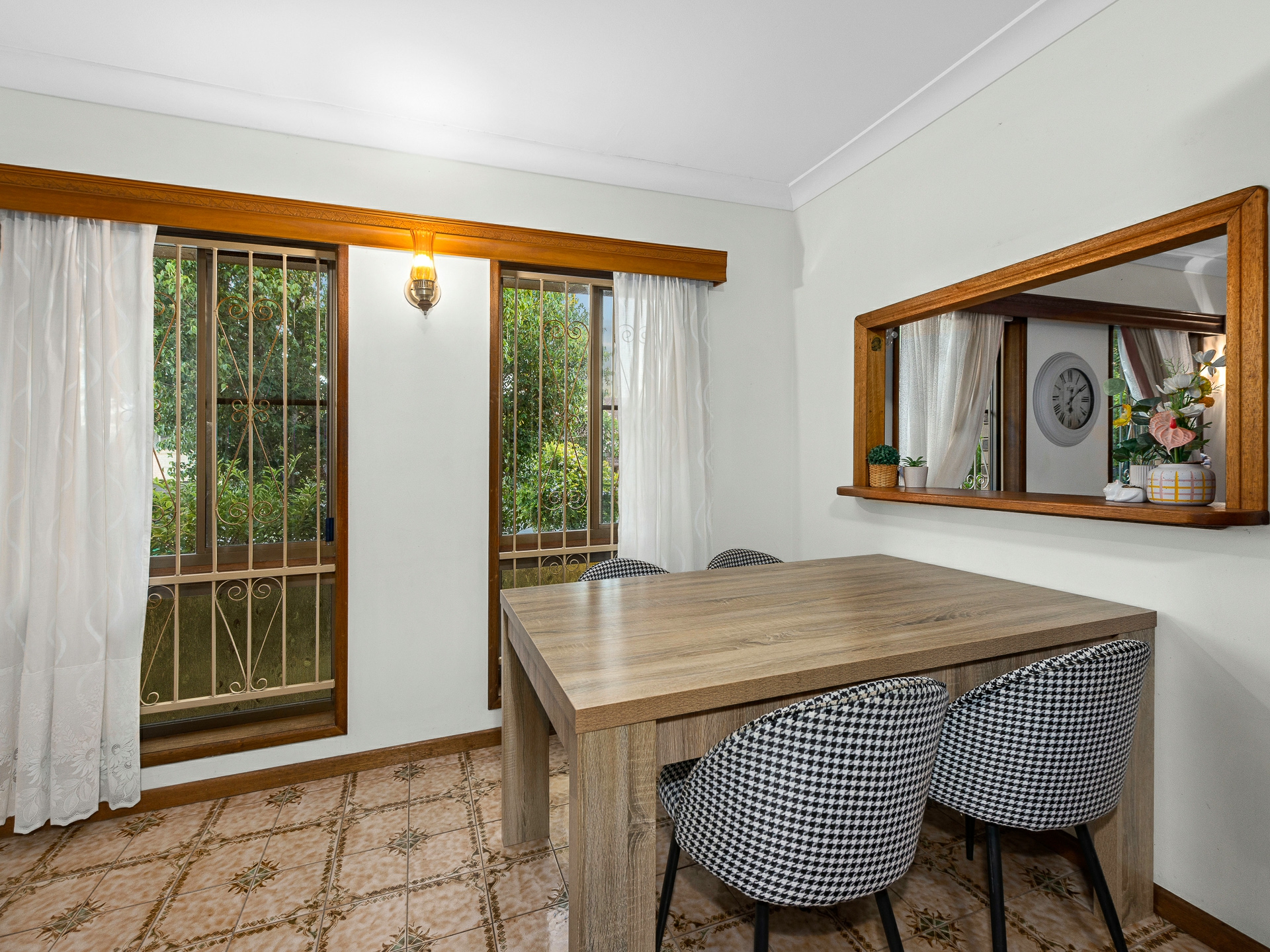 27 Devenish Street — photo 15 of 25