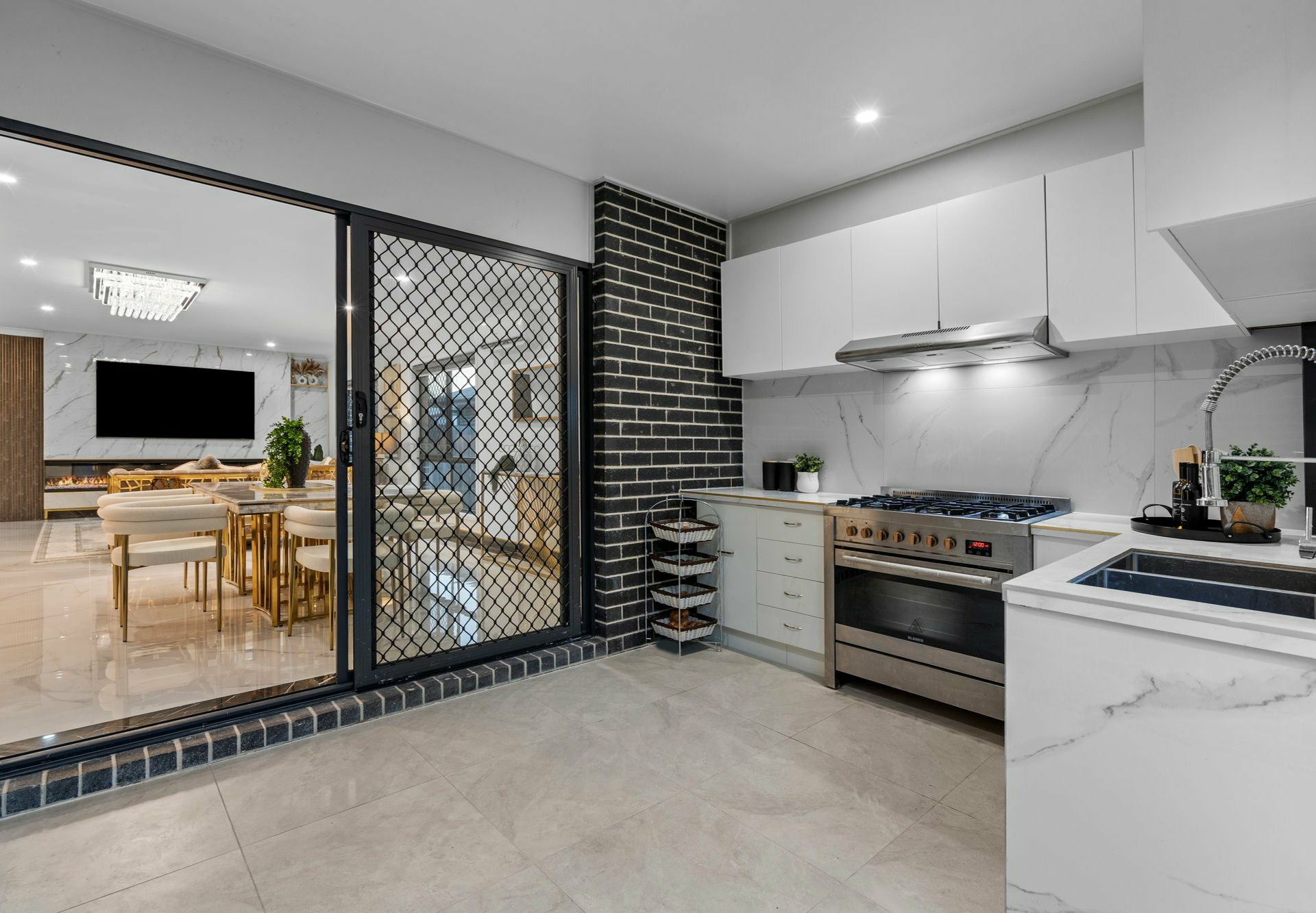 5 Goodwin Close — photo 15 of 19