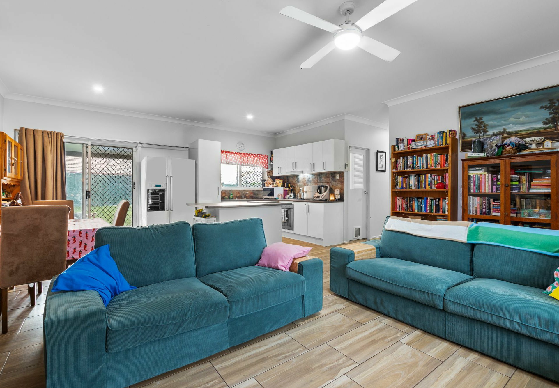 11 King Arthur Boulevard — photo 7 of 25