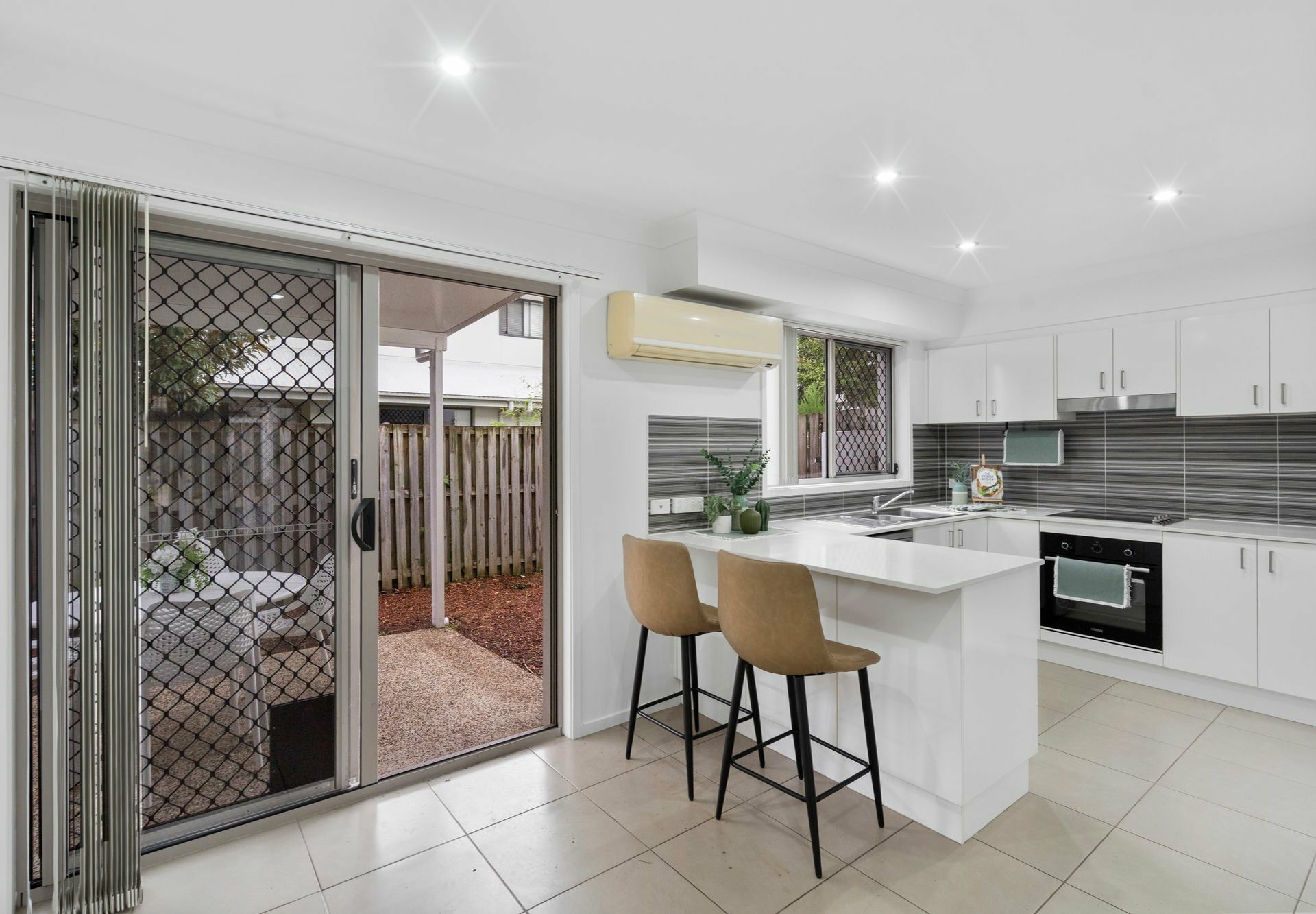 51/9 Eduard Place — photo 7 of 17