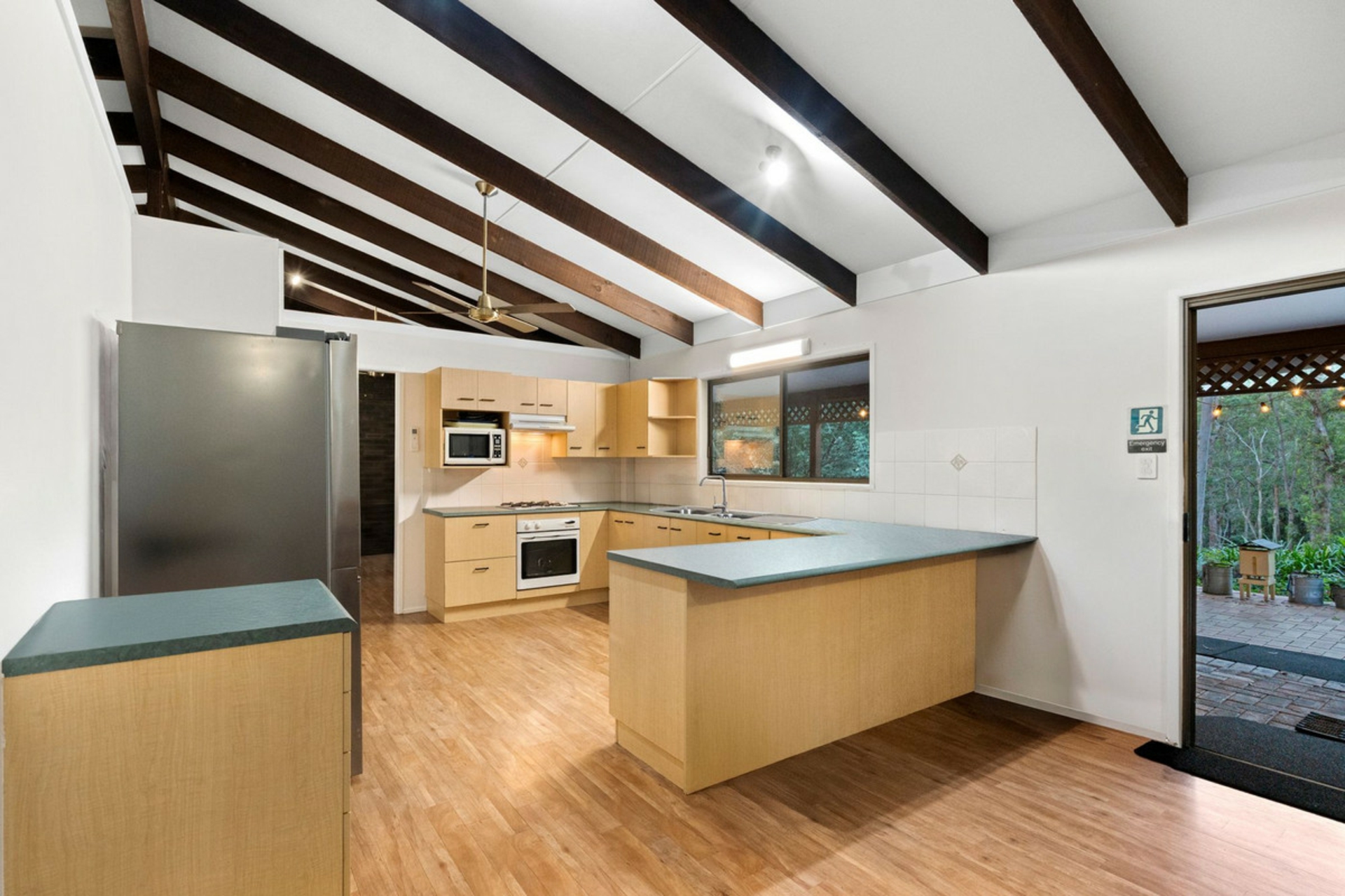 10 Thomas Court — photo 3 of 27