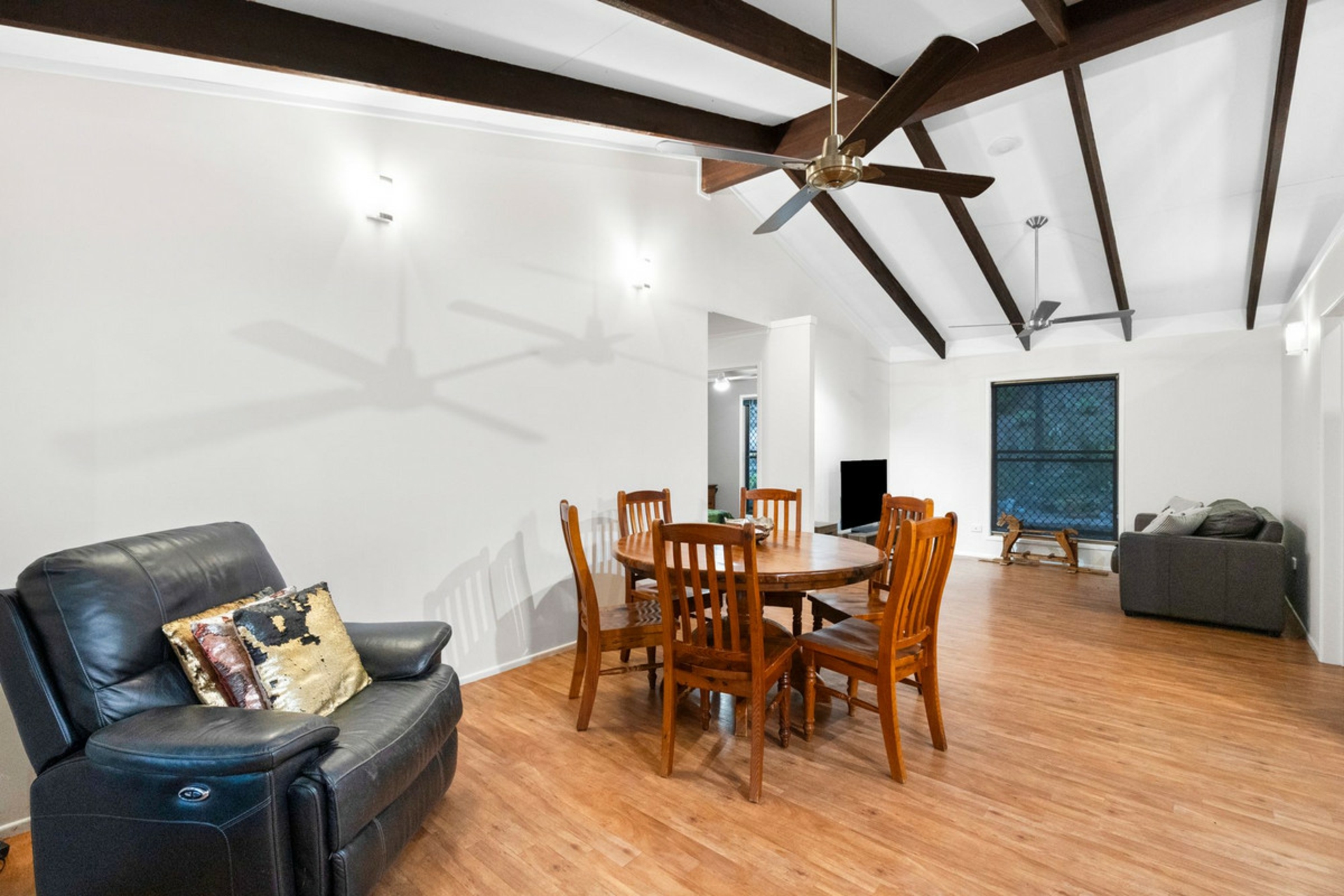 10 Thomas Court — photo 8 of 27