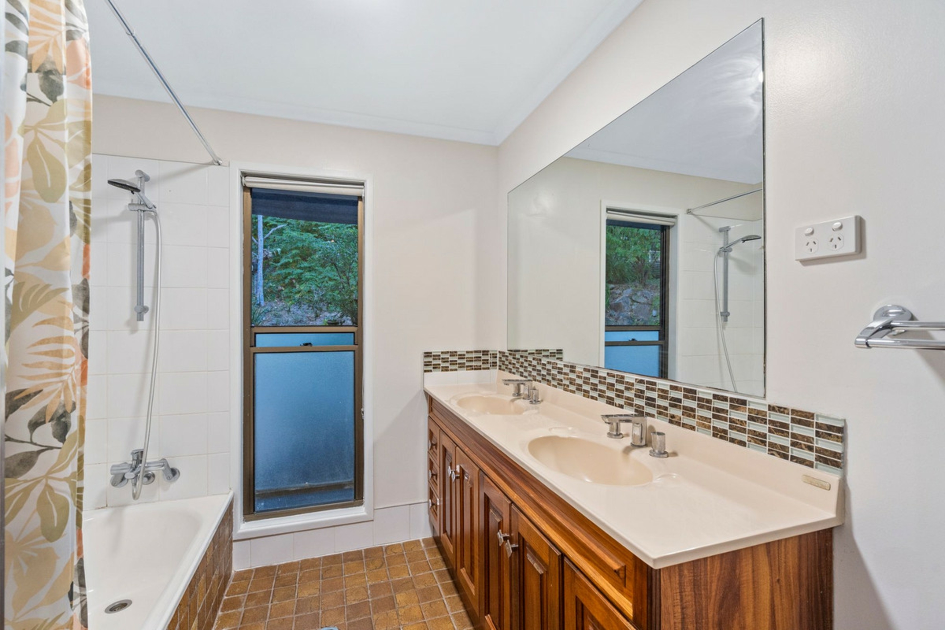 10 Thomas Court — photo 11 of 27