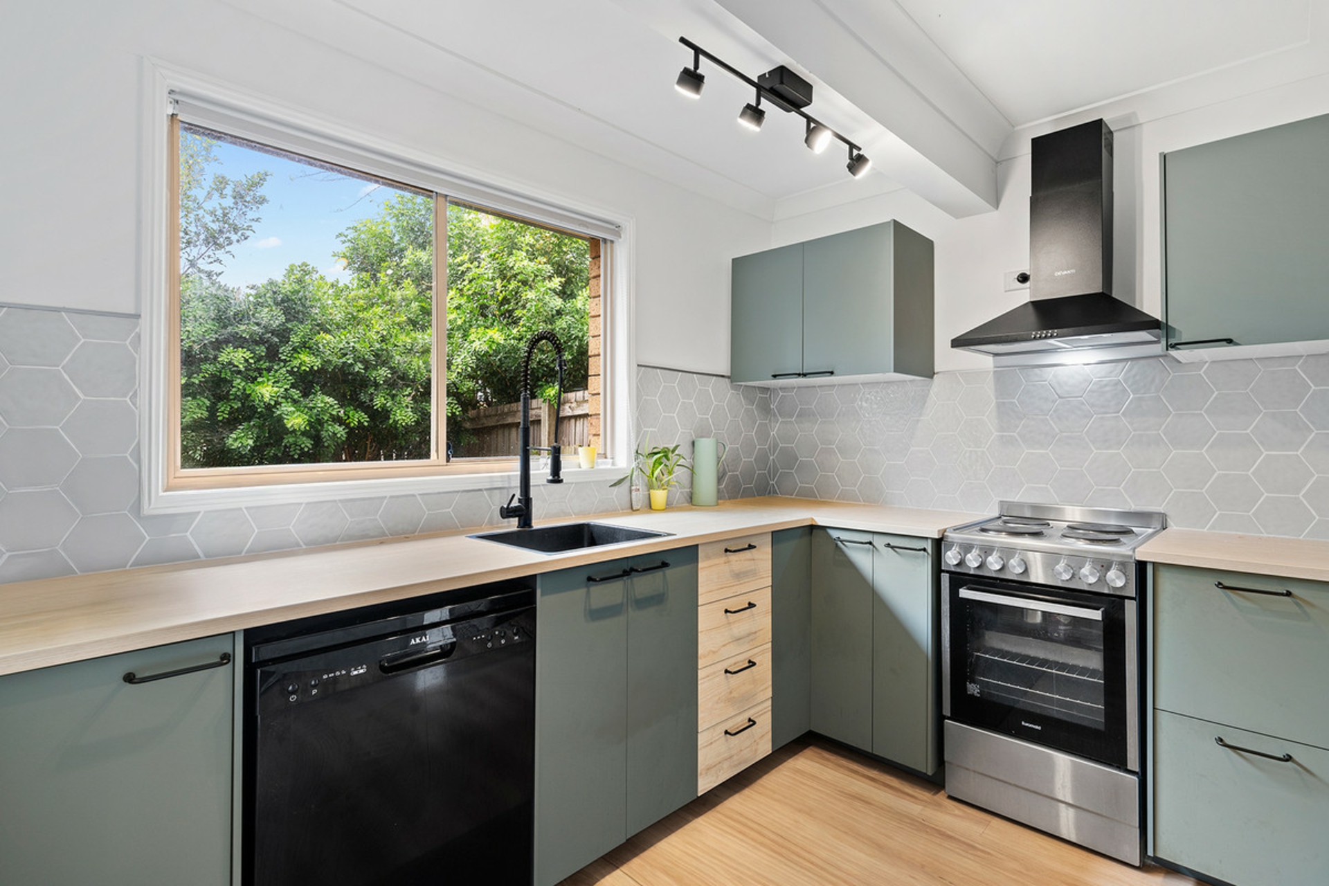 81/25 Allora Street — photo from LJ Hooker Property Partners