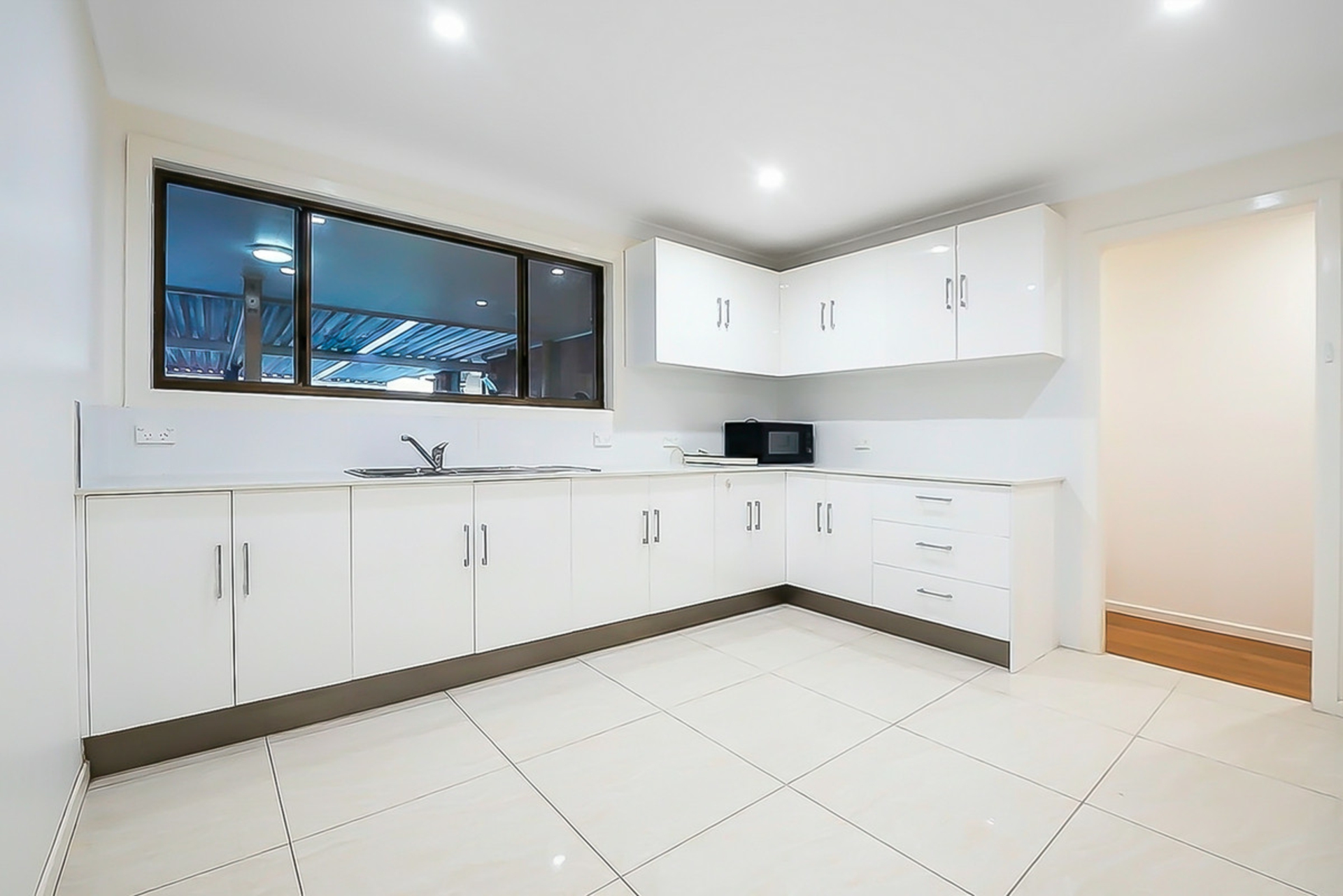 82 Davrod Street — photo 8 of 28
