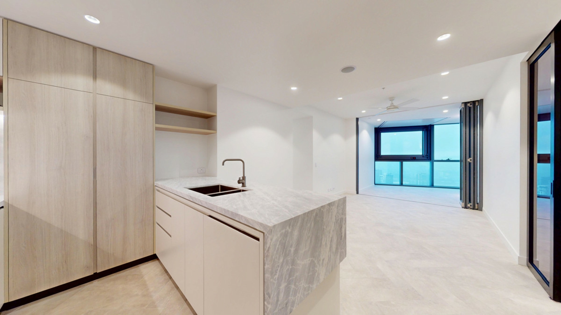 4704/8 Margaret Street — photo 3 of 20