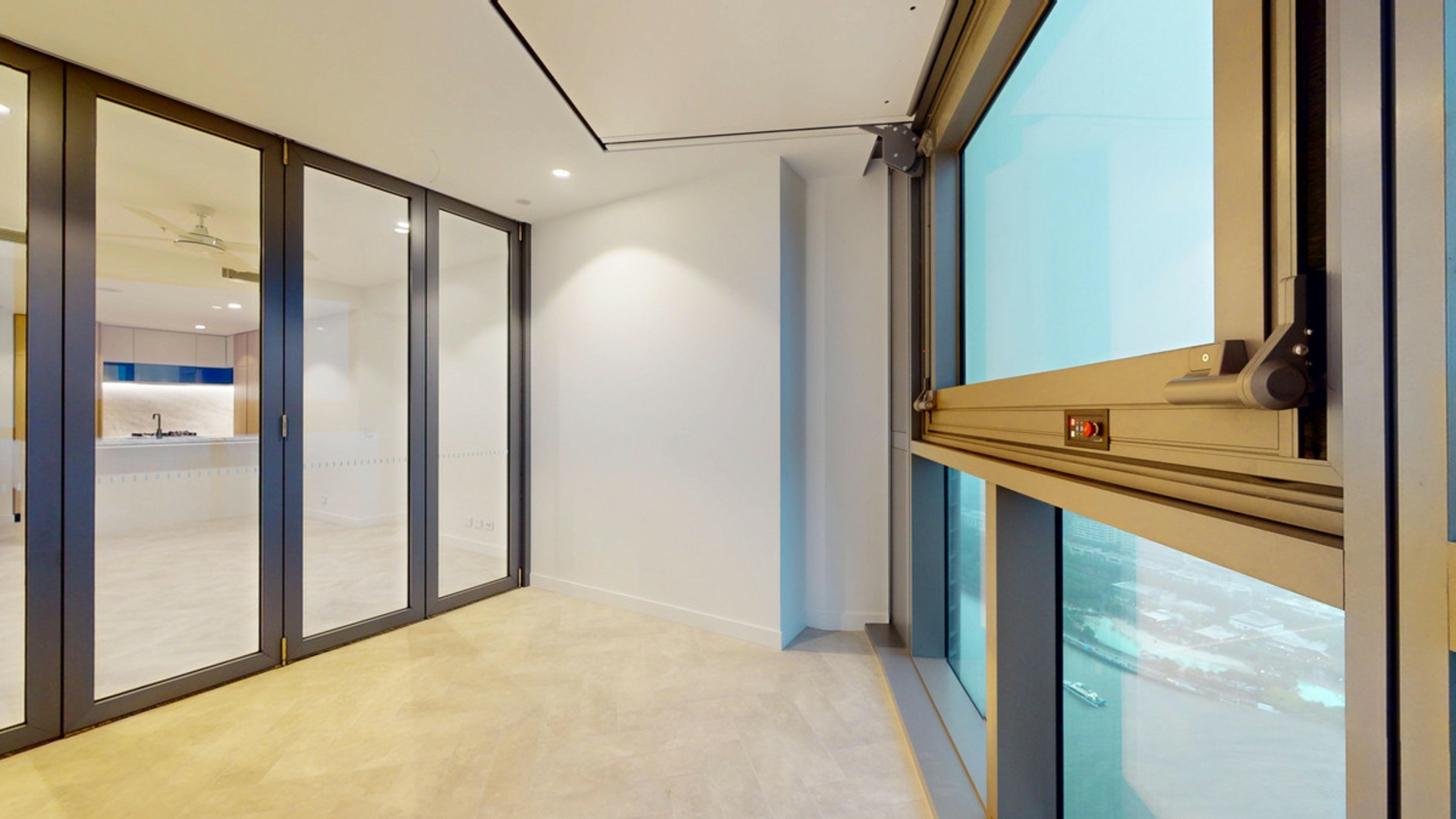 4704/8 Margaret Street — photo 10 of 20