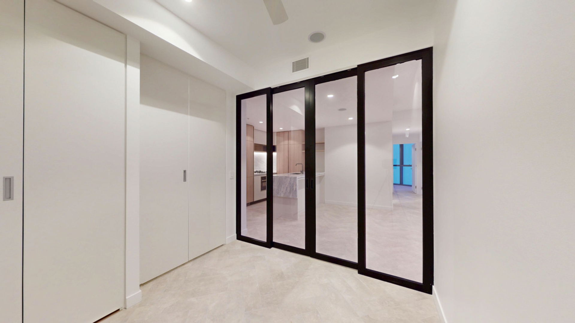 4704/8 Margaret Street — photo 14 of 20