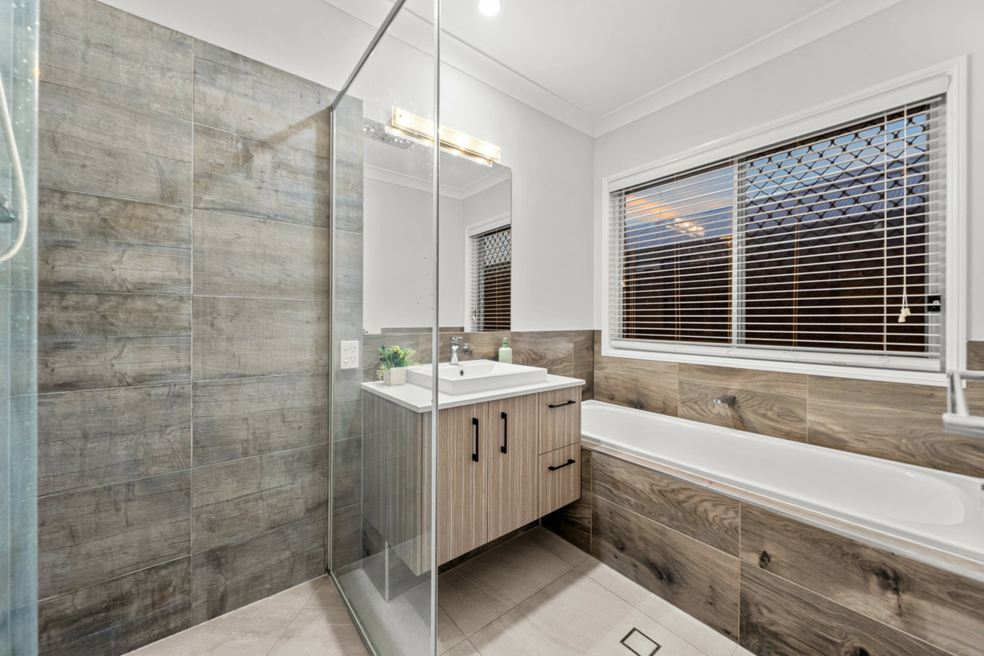 14 Kintore Street — photo 15 of 20
