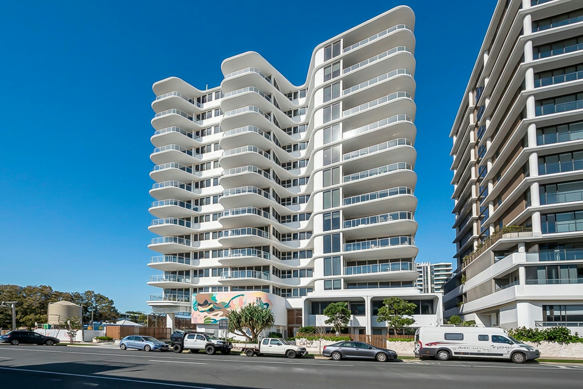 801/7-11 Miles Street — photo from LJ Hooker Property Partners