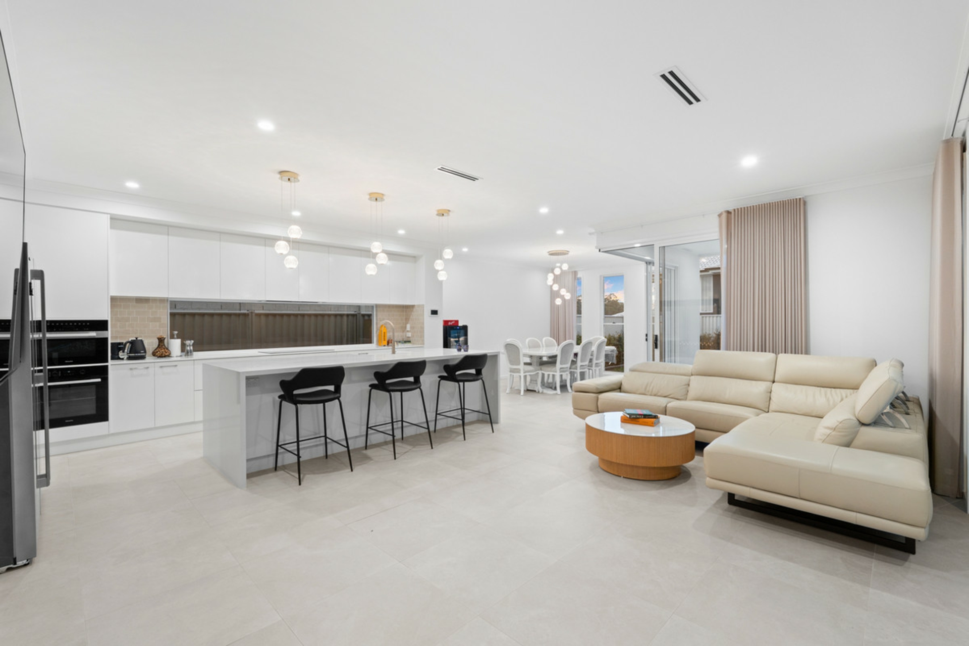 21 Benhiam Street — photo 7 of 30