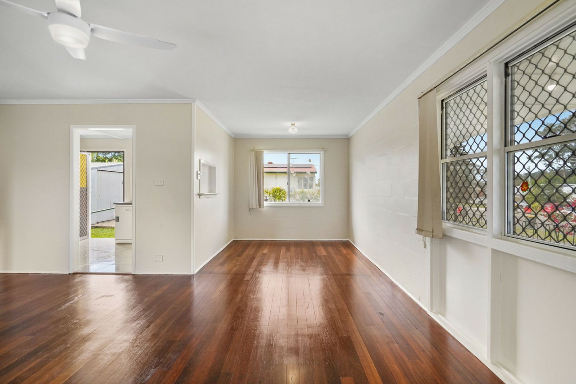 35 Bellamy Street — photo 2 of 26