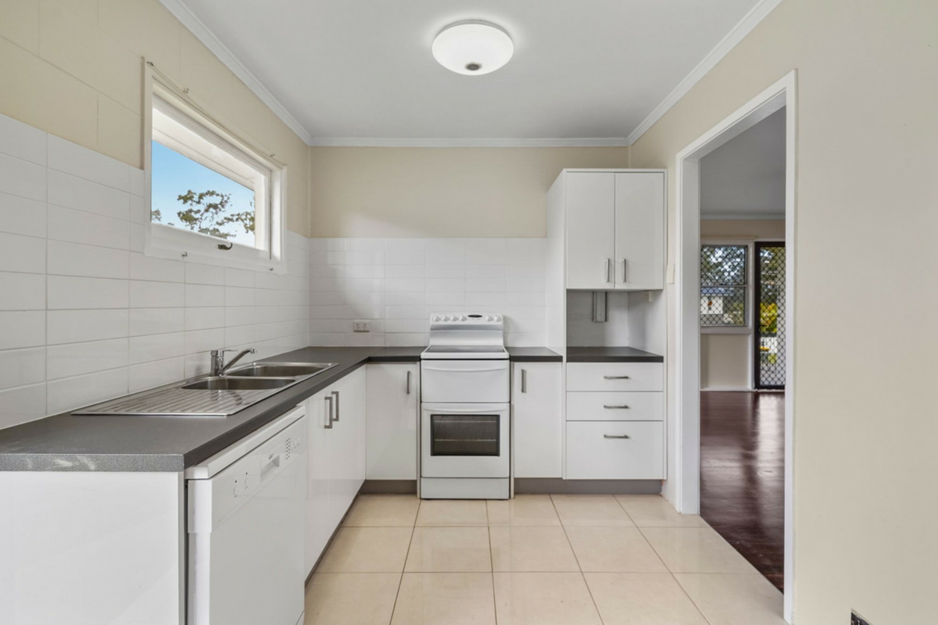 35 Bellamy Street — photo 4 of 26