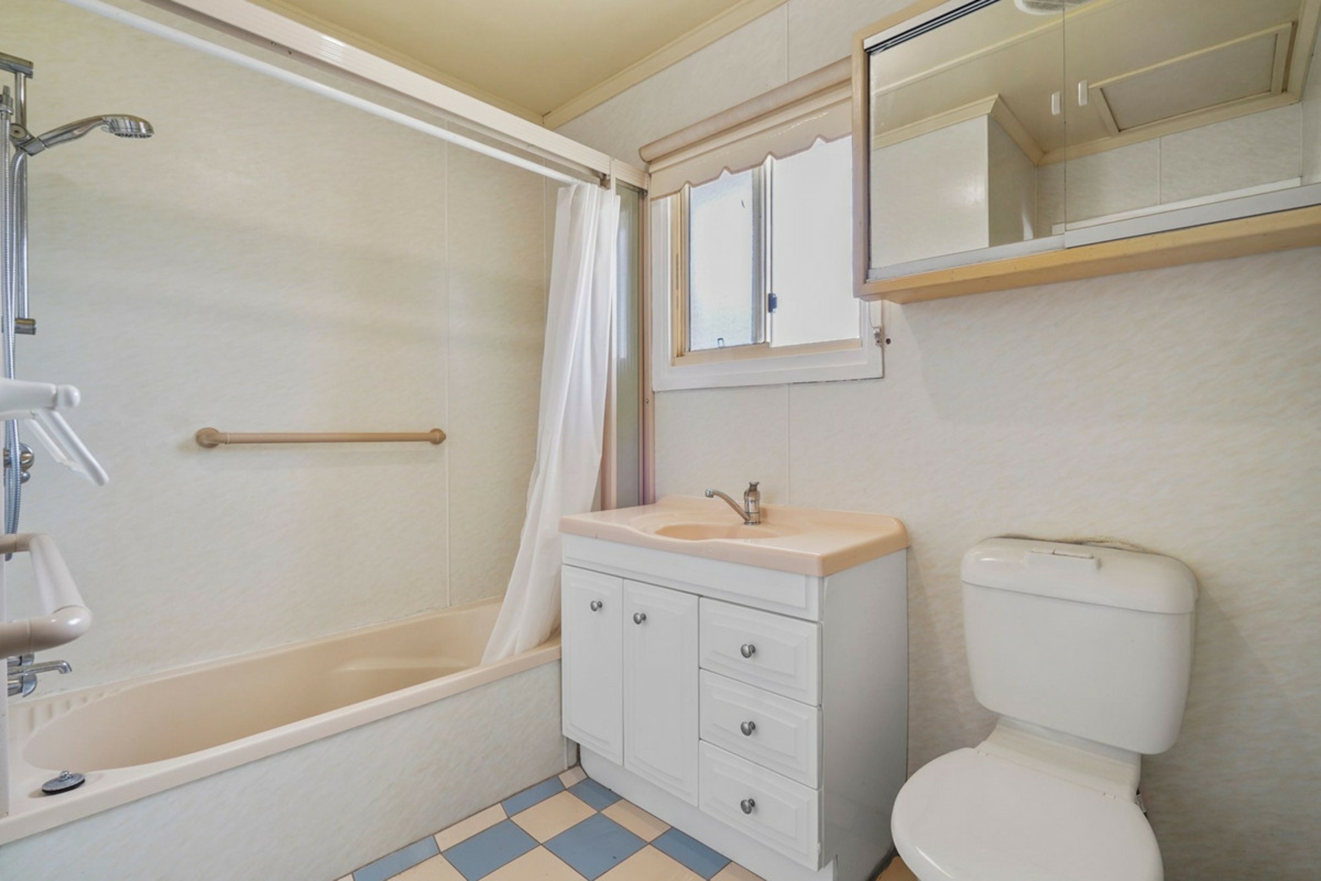 35 Bellamy Street — photo 7 of 26
