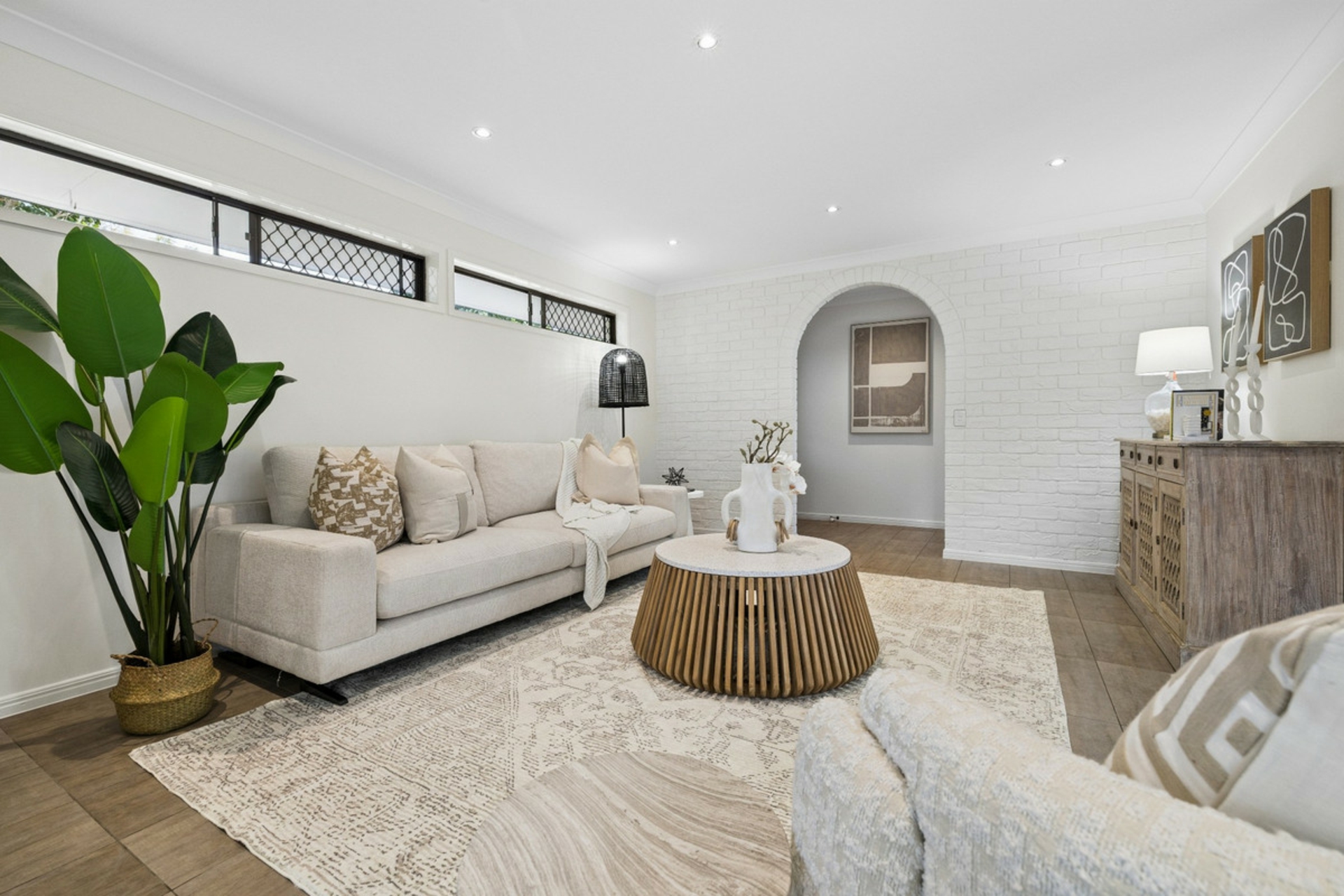 4 Wootton Crescent — photo 5 of 28