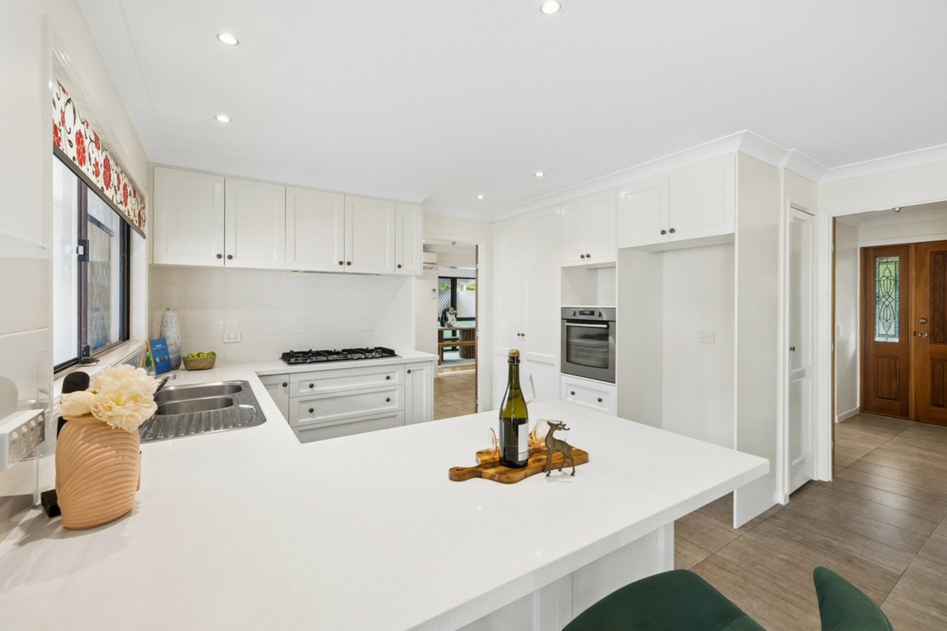 4 Wootton Crescent — photo 10 of 28