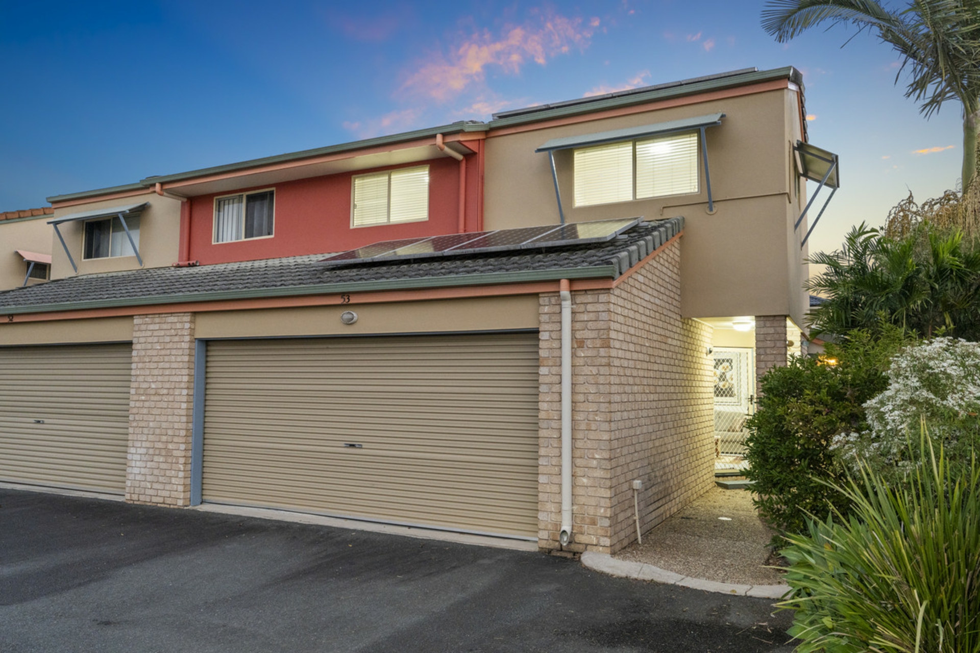 53/8 Luke Close — photo 3 of 25