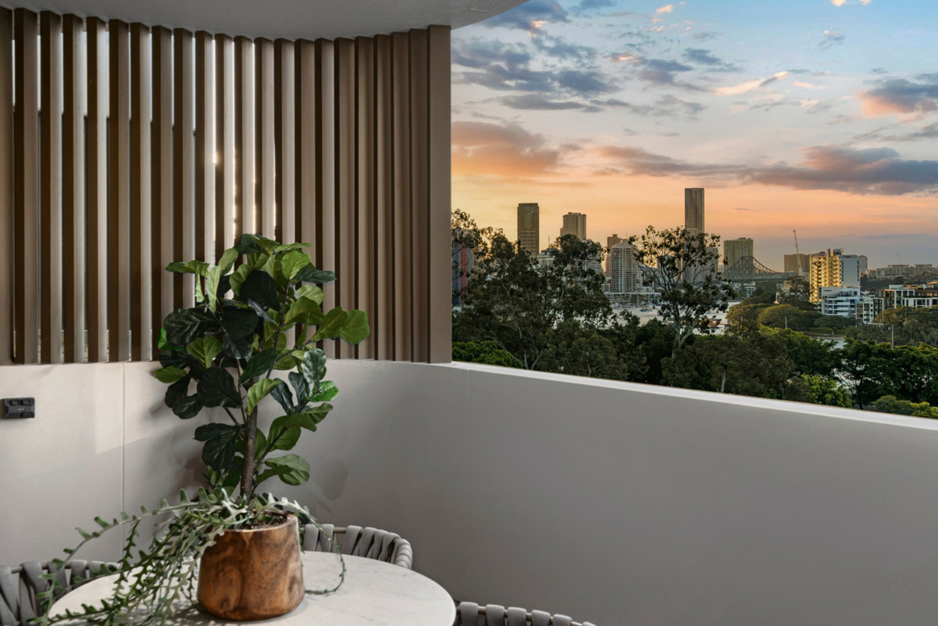 610/89 Lytton Road — photo from LJ Hooker Property Partners