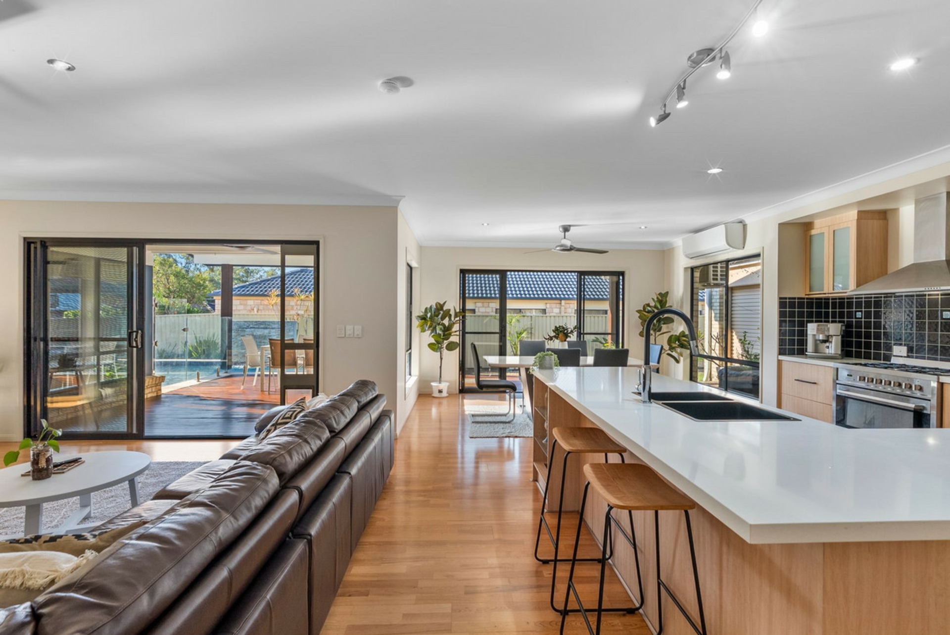 11 Reuben Close — photo 3 of 23