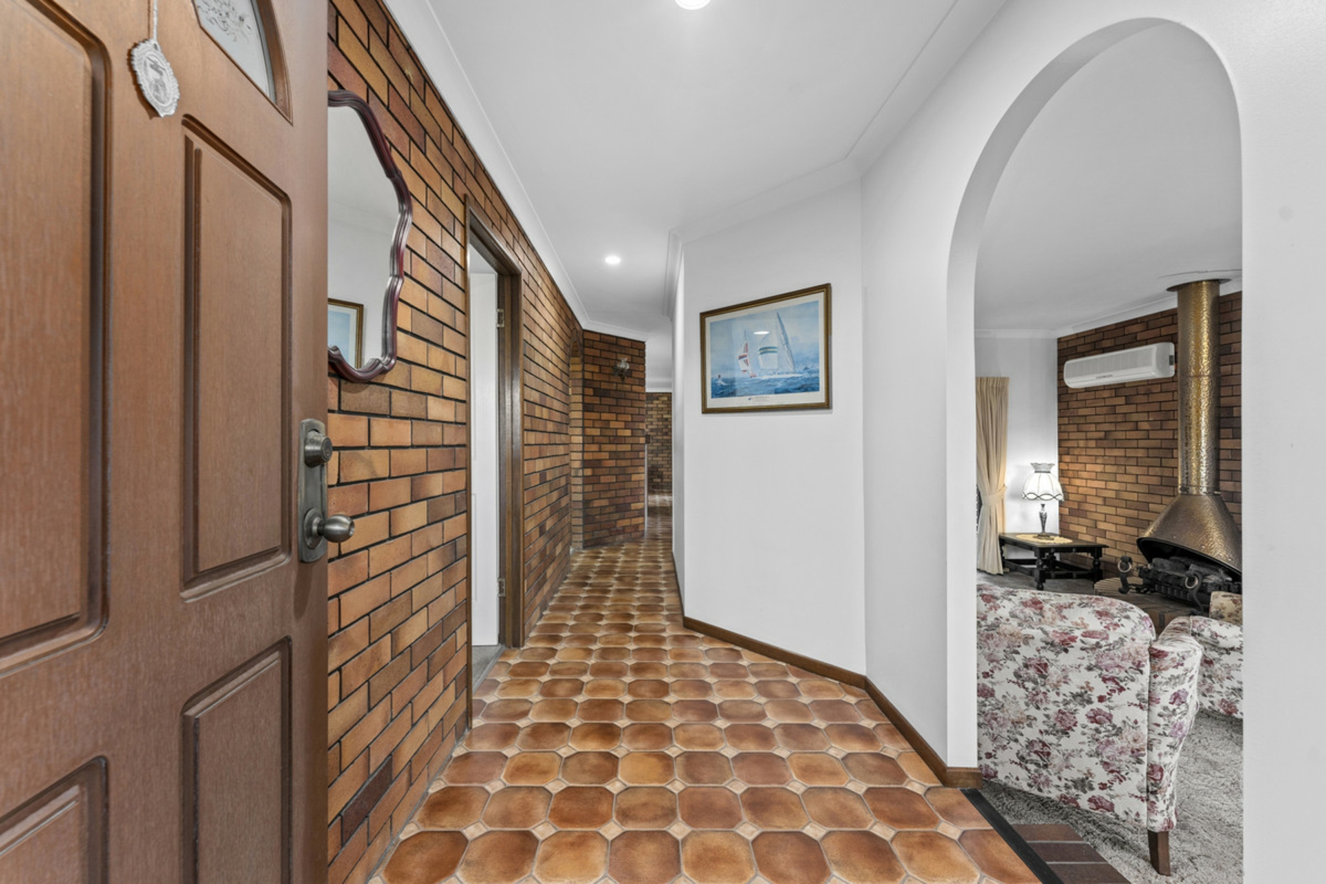 25 Devenish Street — photo 2 of 30