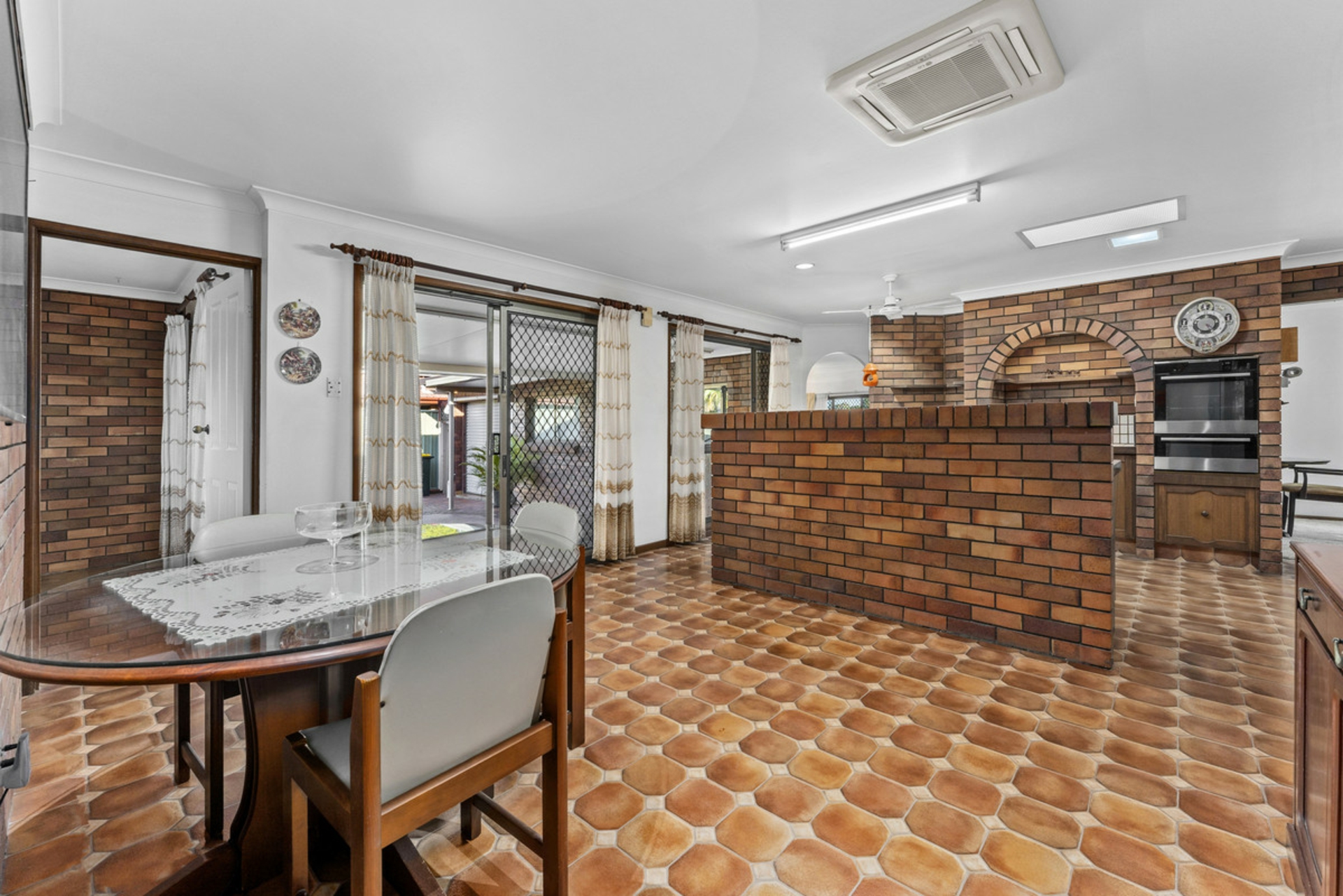 25 Devenish Street — photo 12 of 30