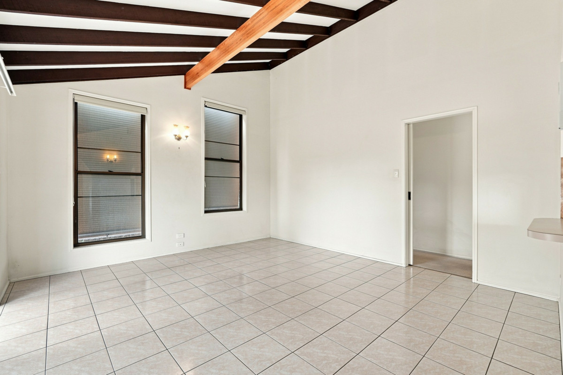 32 Chateau Street — photo 6 of 27