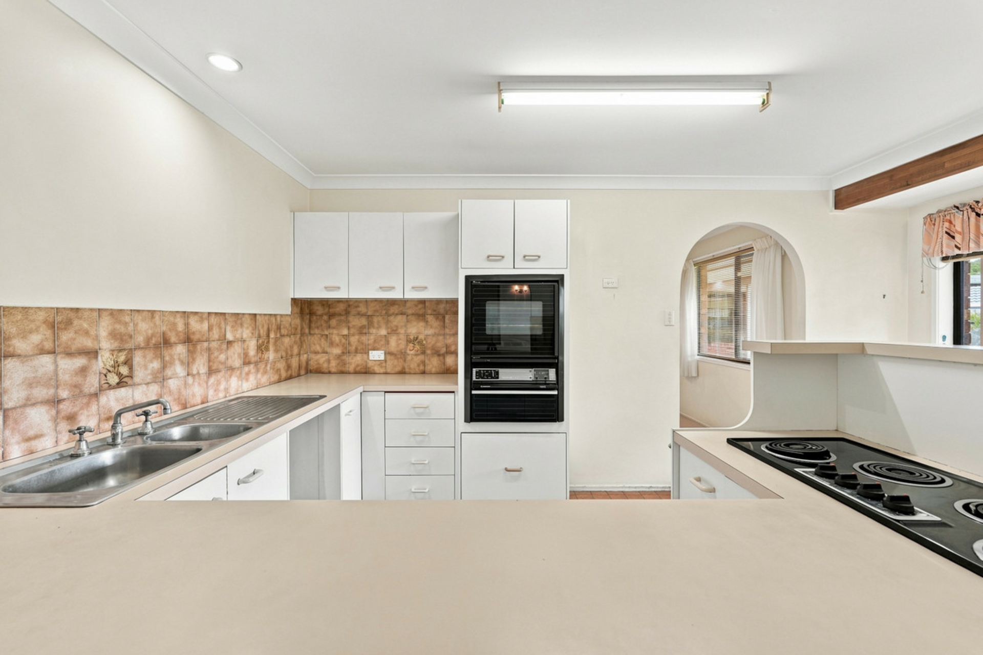 32 Chateau Street — photo 12 of 27