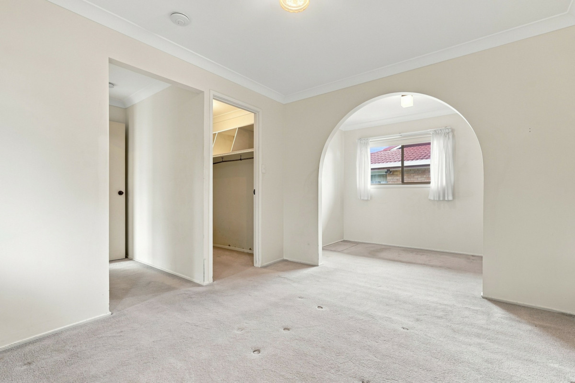 32 Chateau Street — photo 14 of 27