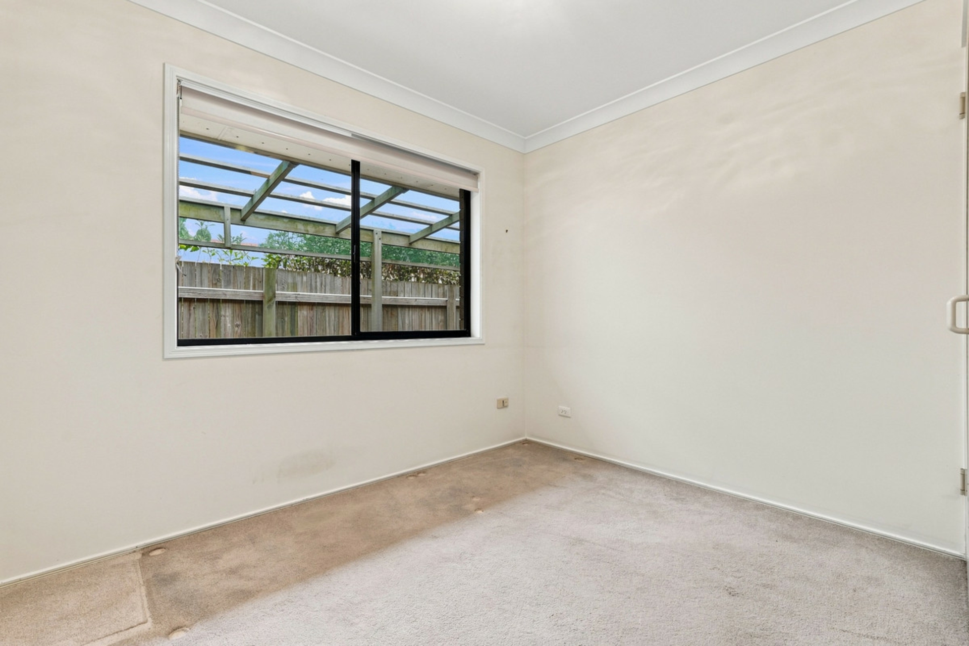 32 Chateau Street — photo 17 of 27