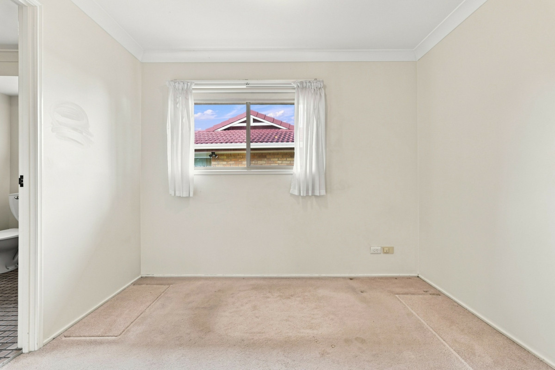32 Chateau Street — photo 19 of 27