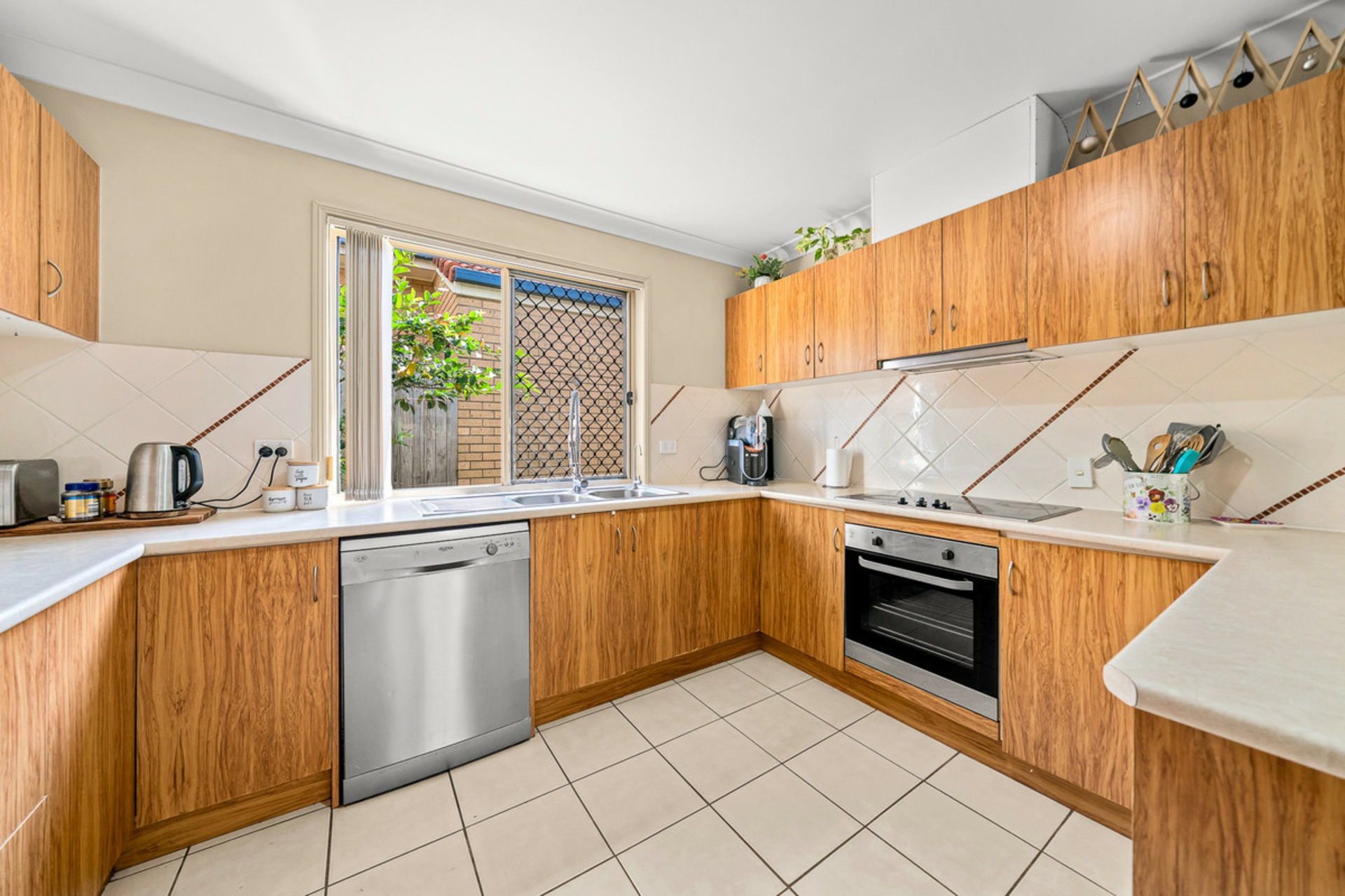 68 Jubilee Avenue — photo 7 of 18