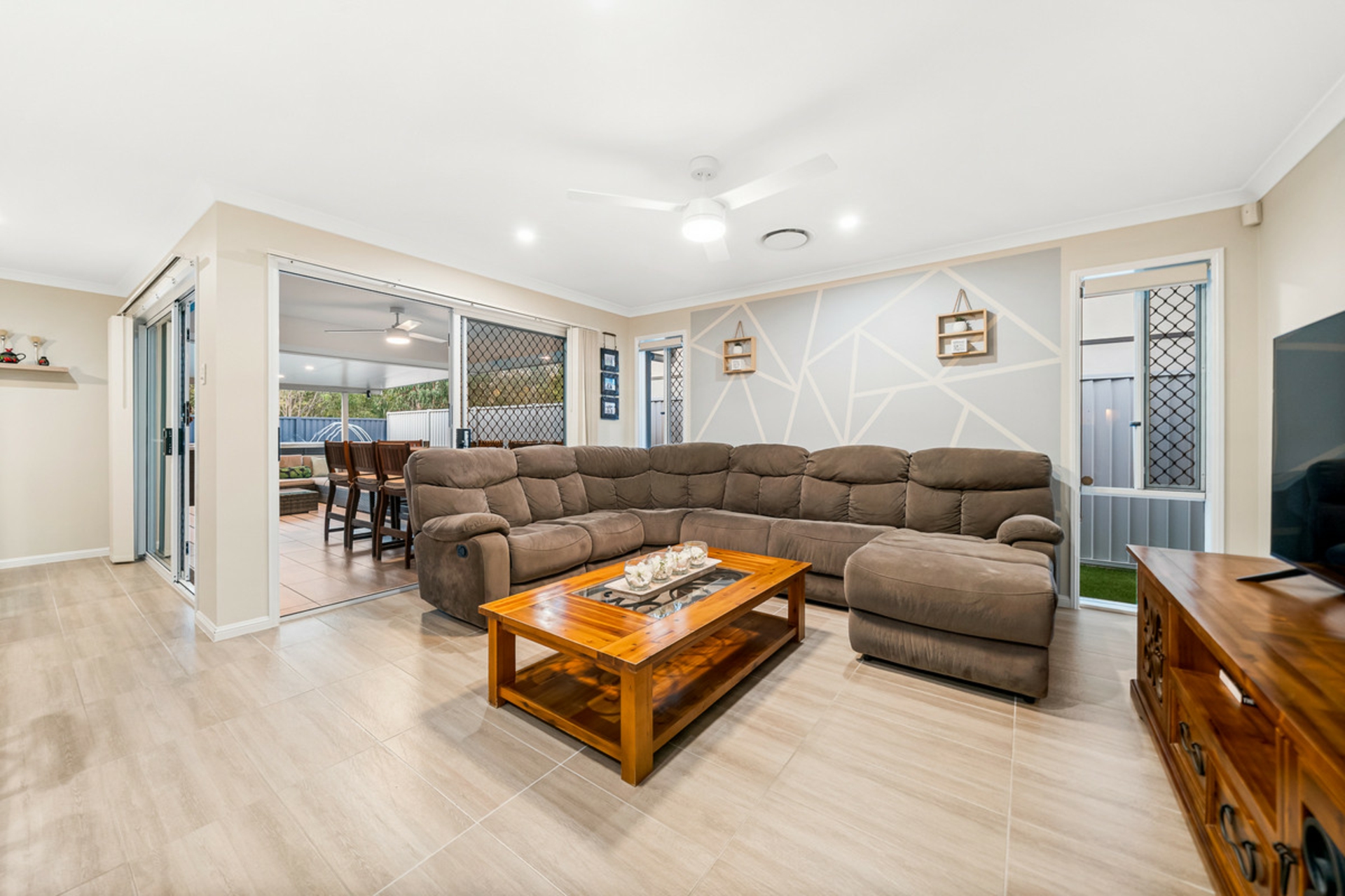 13 Cornwall Street — photo 3 of 26