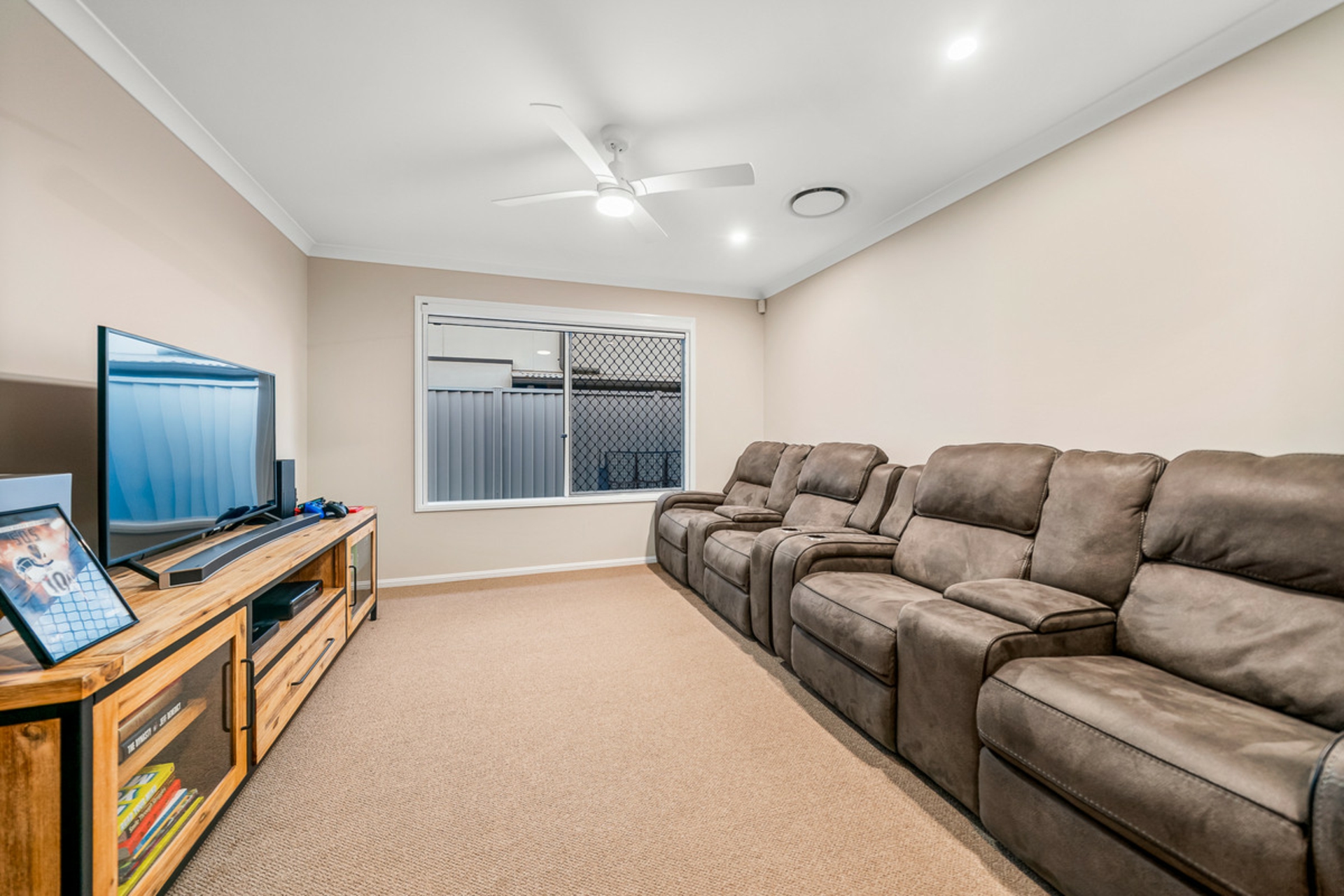 13 Cornwall Street — photo 4 of 26