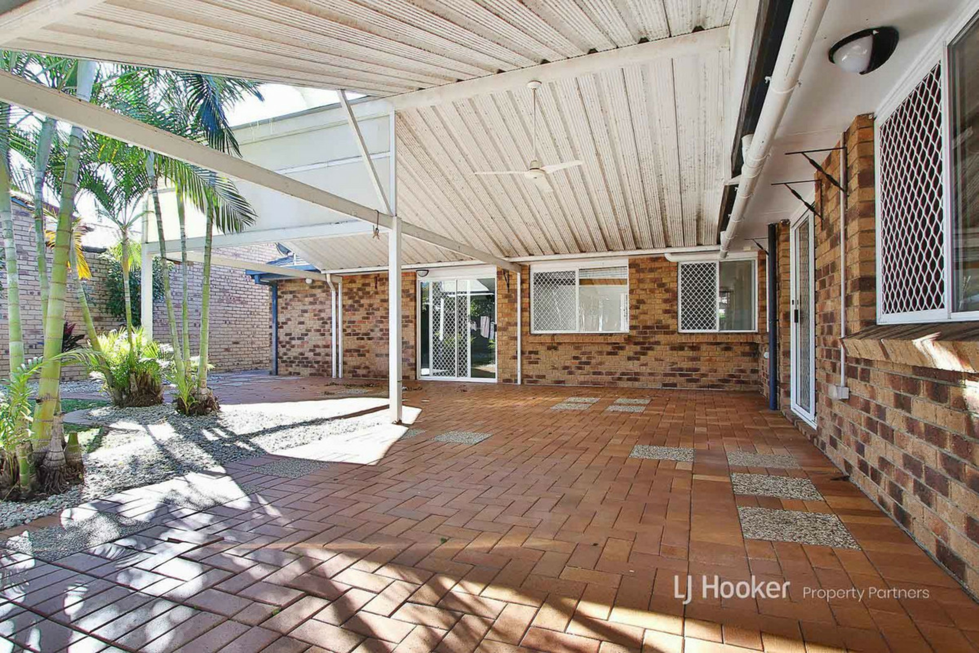 4 Ballandean Close — photo 11 of 12