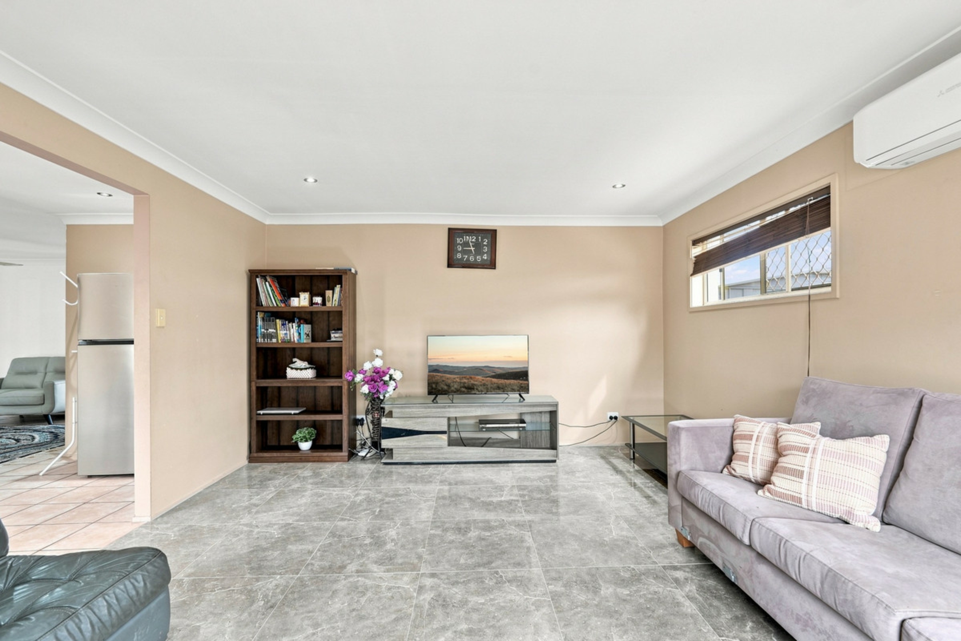 5 Kingfisher Close — photo 2 of 26
