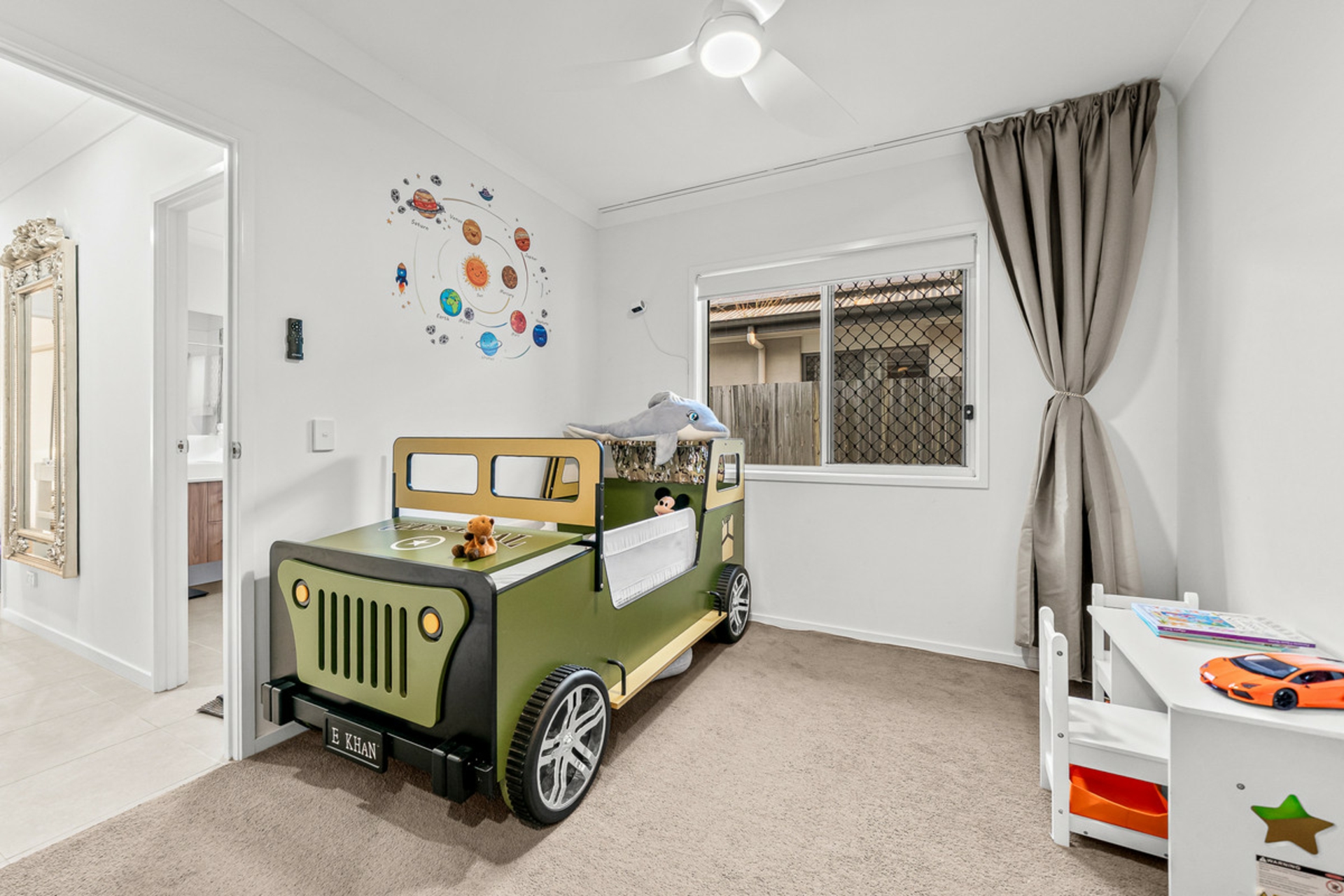 13 Suffolk Place — photo 17 of 27