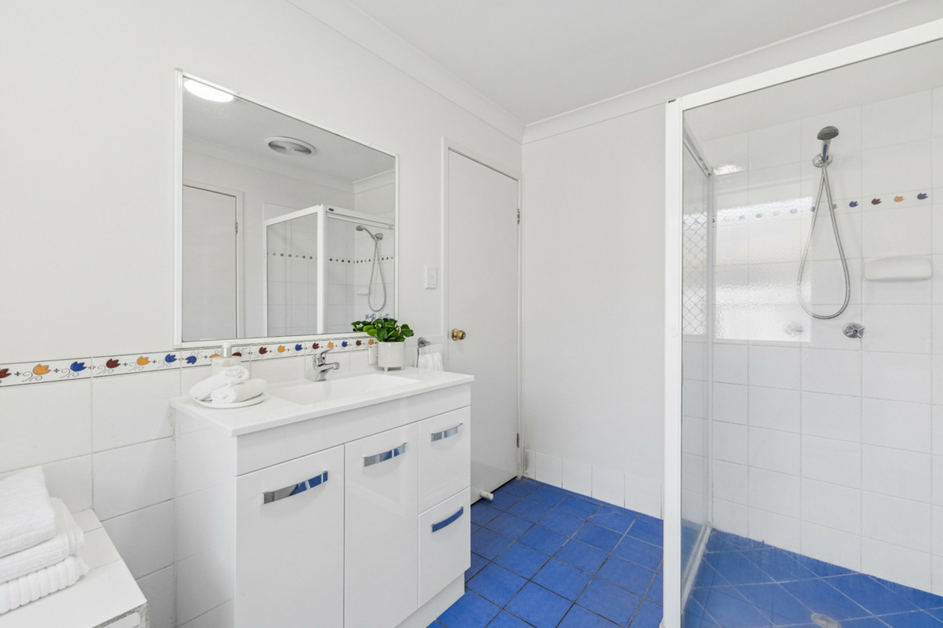 13 Mawson Street — photo 10 of 18