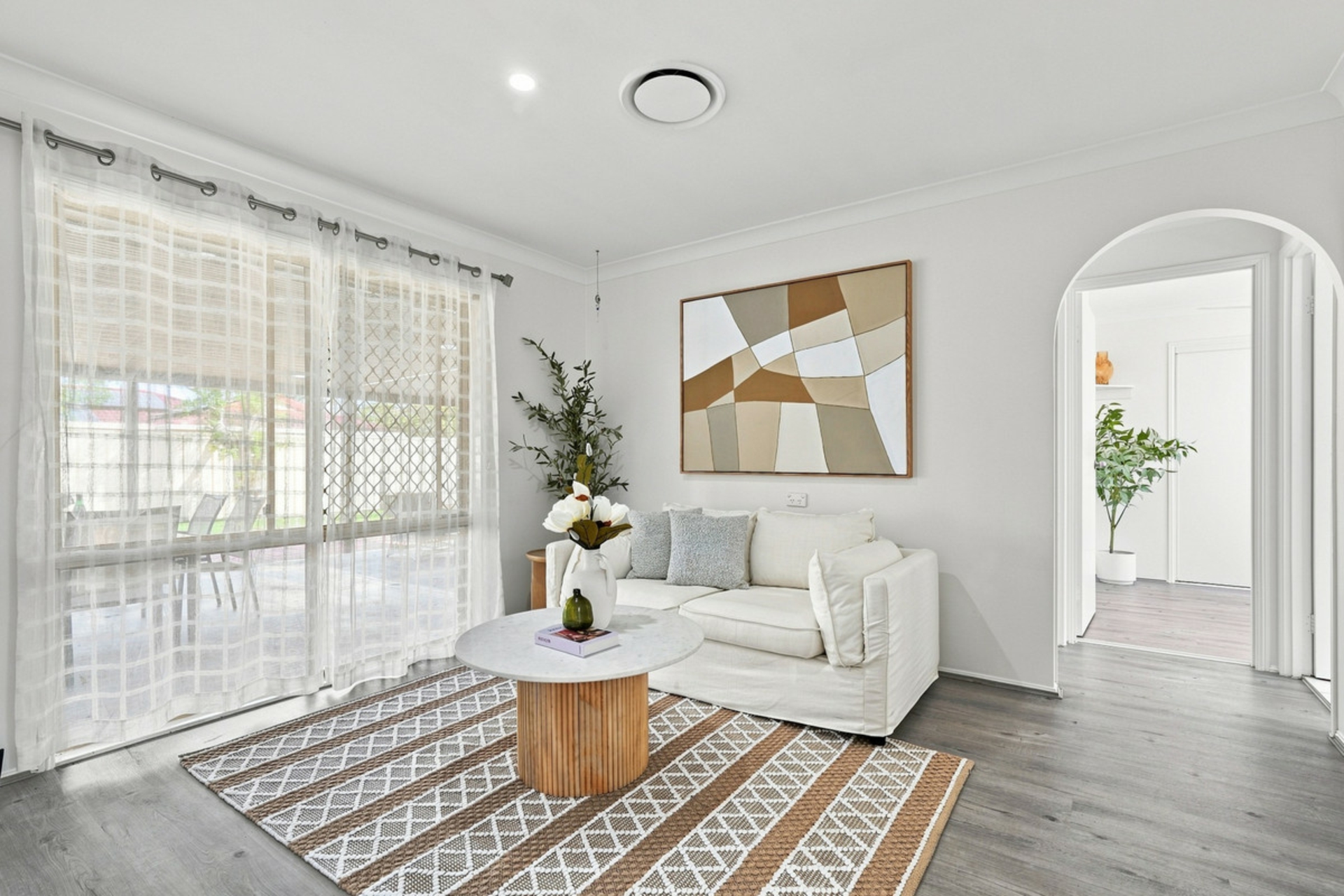 40 Maywood Crescent — photo 10 of 27