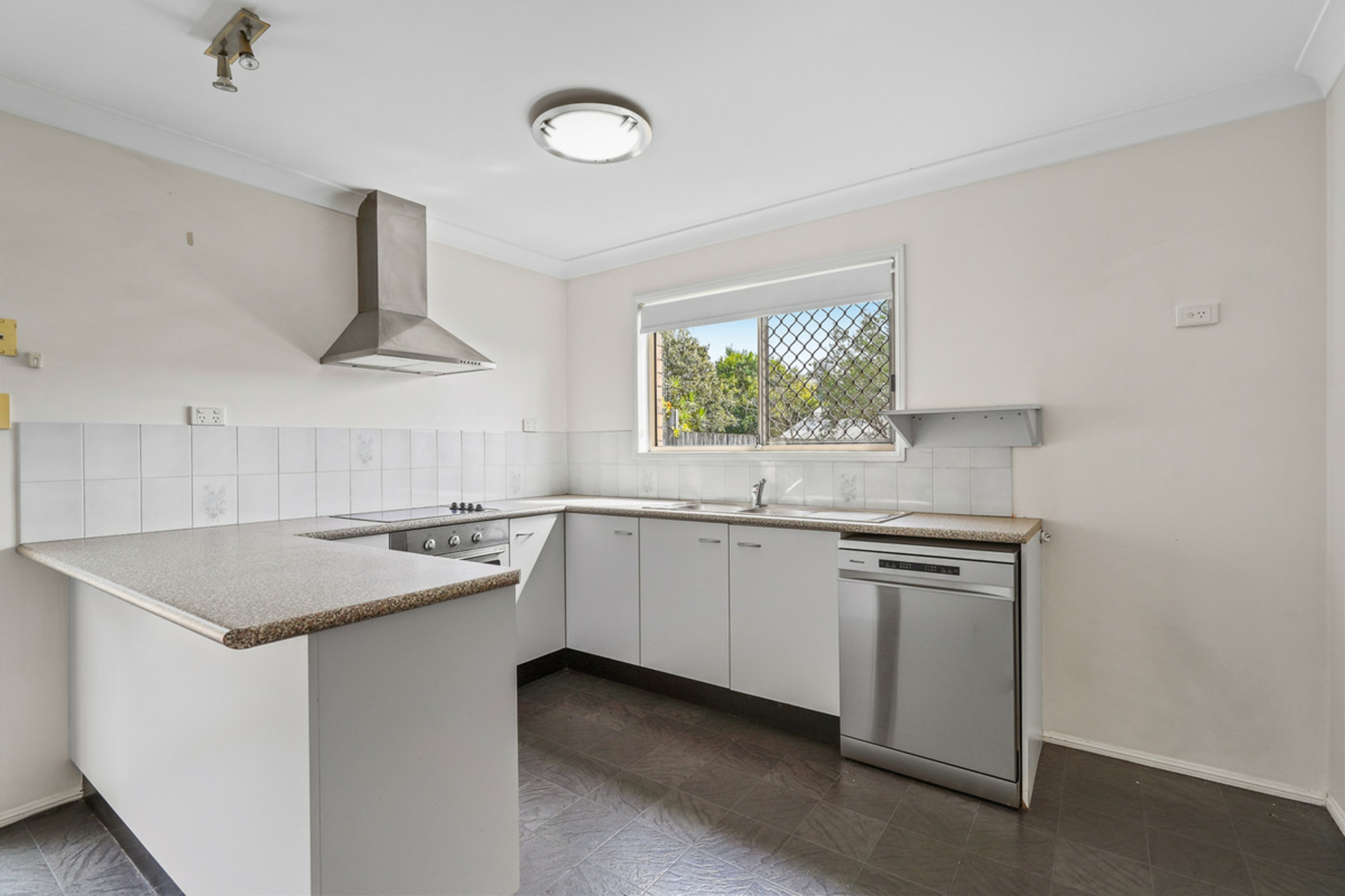 19 Merlin Court — photo 11 of 18