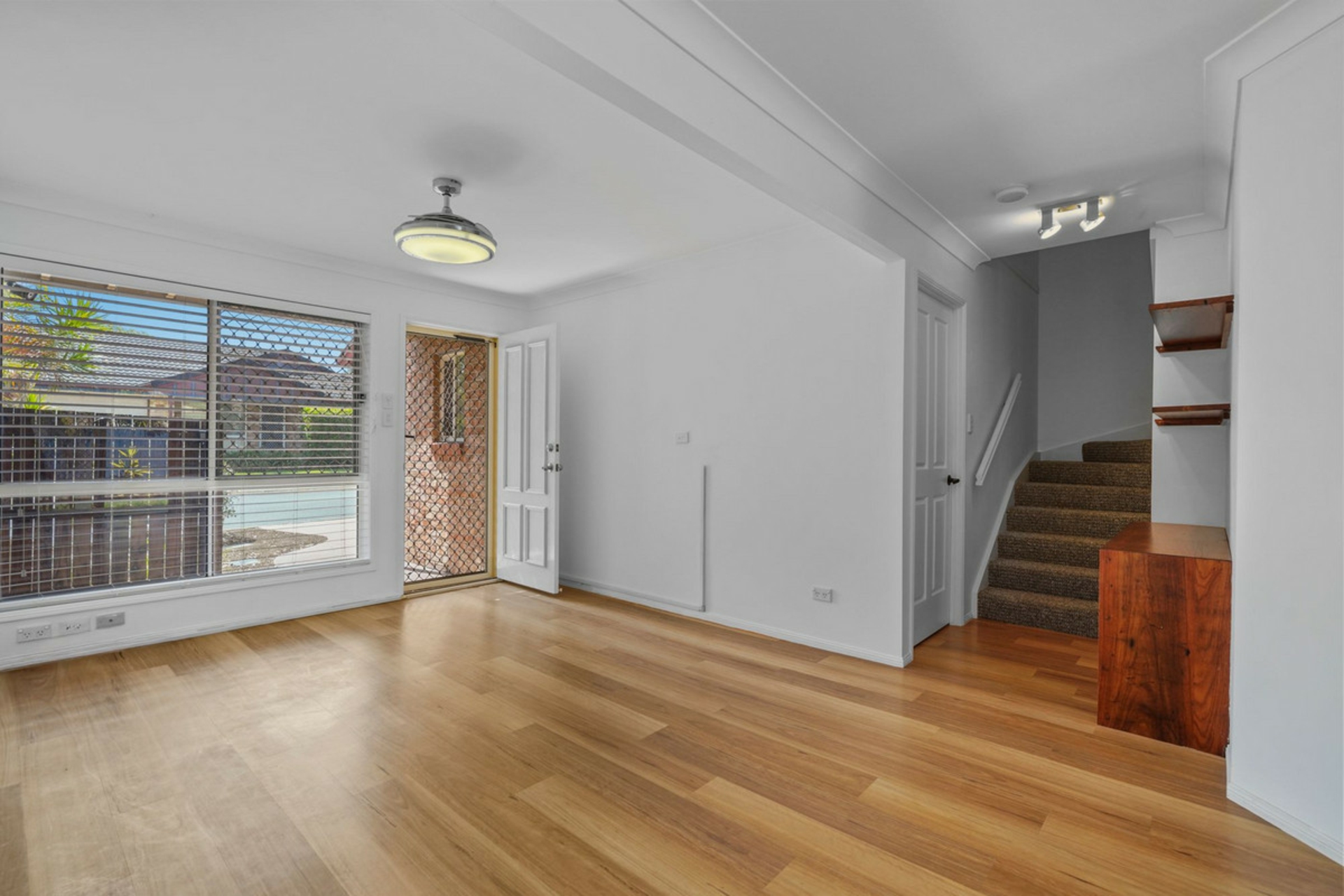 11/157 Dalmeny Street — photo 2 of 25