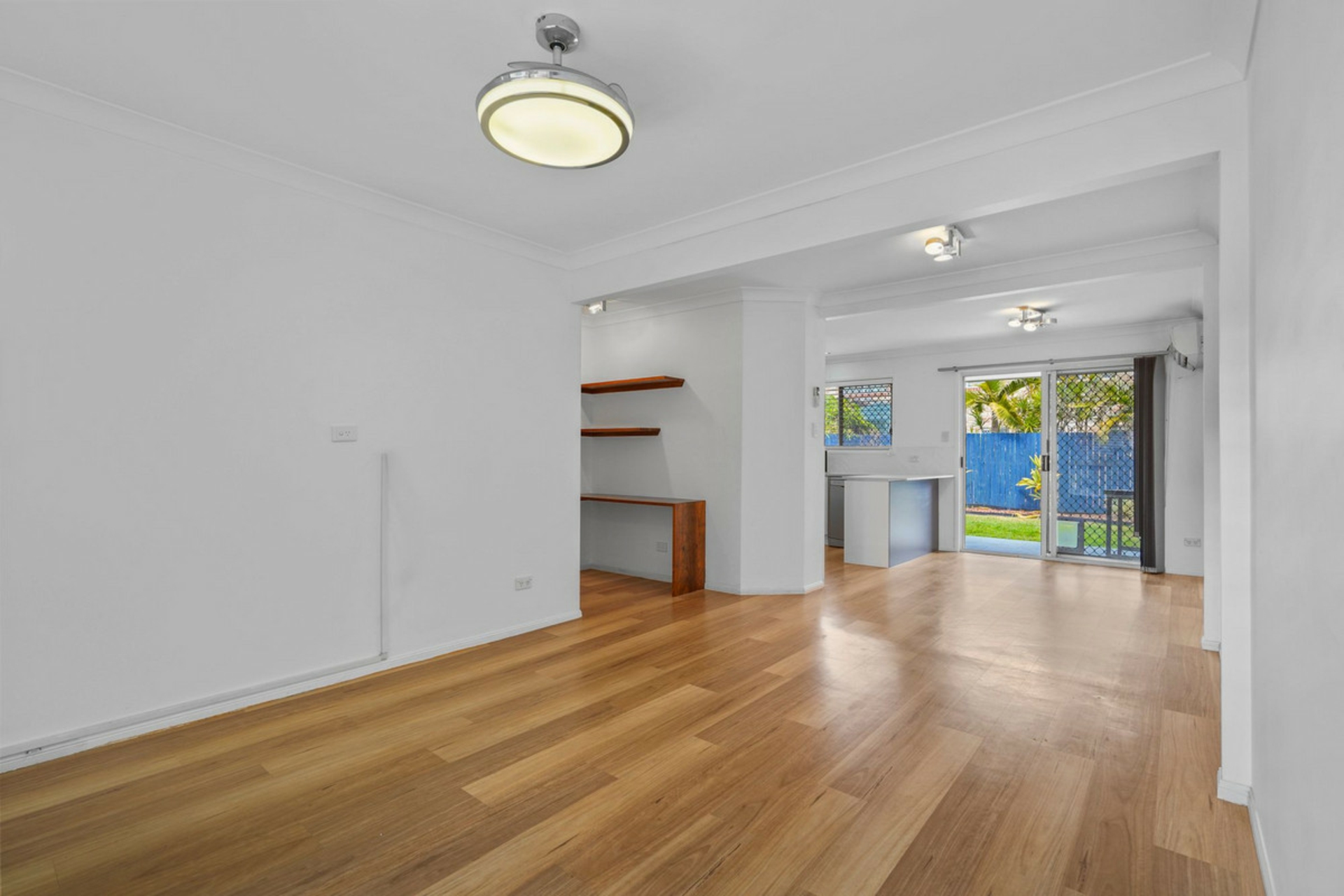 11/157 Dalmeny Street — photo 3 of 25
