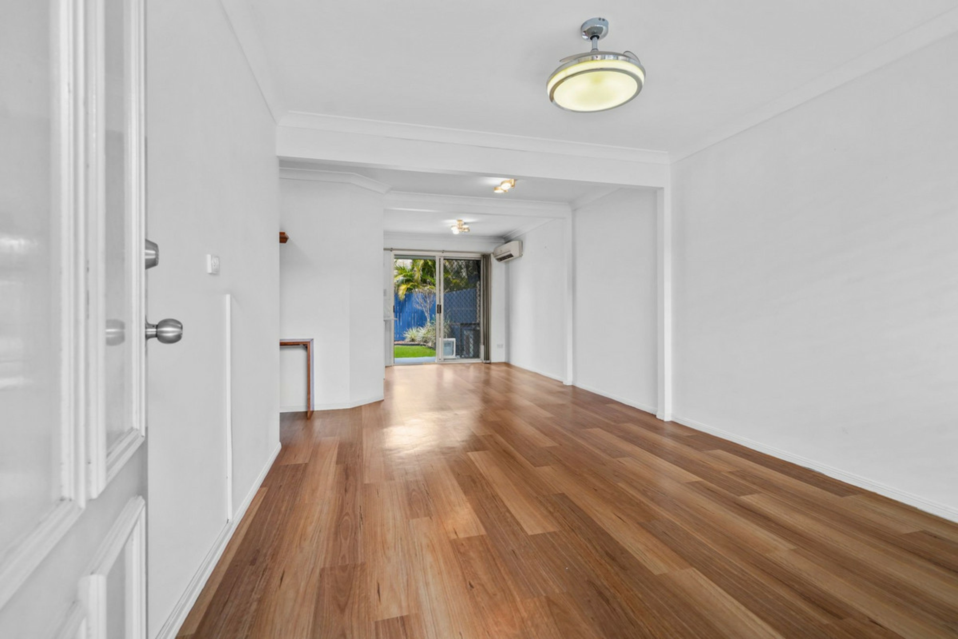 11/157 Dalmeny Street — photo 4 of 25