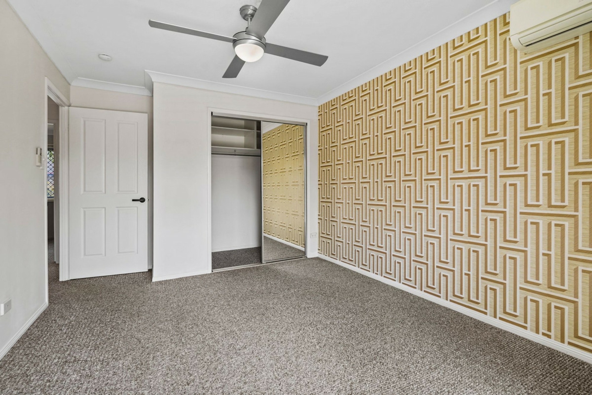 11/157 Dalmeny Street — photo 10 of 25
