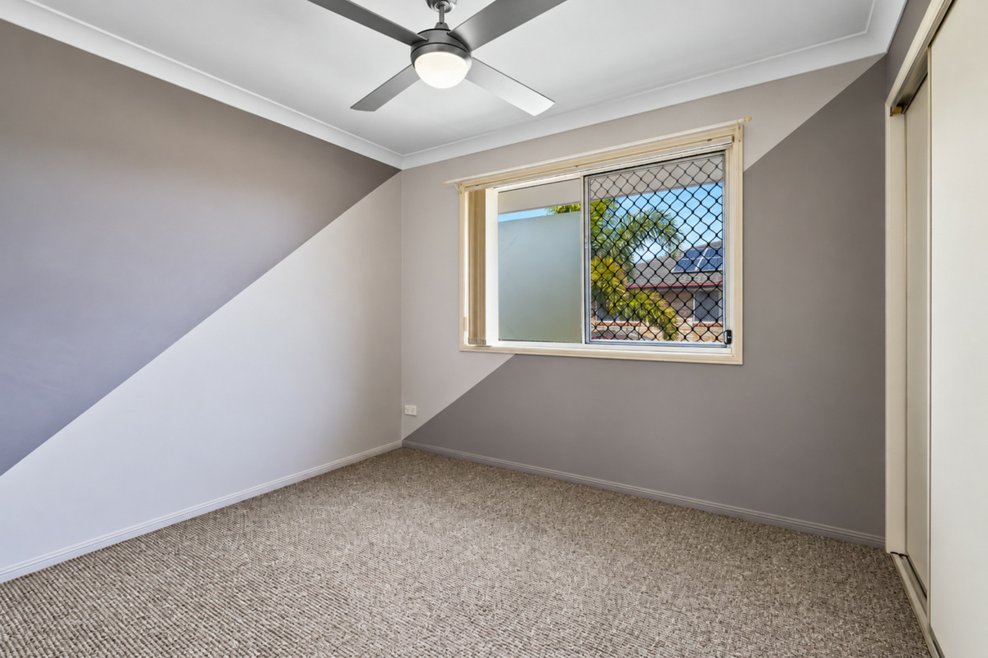 11/157 Dalmeny Street — photo 14 of 25