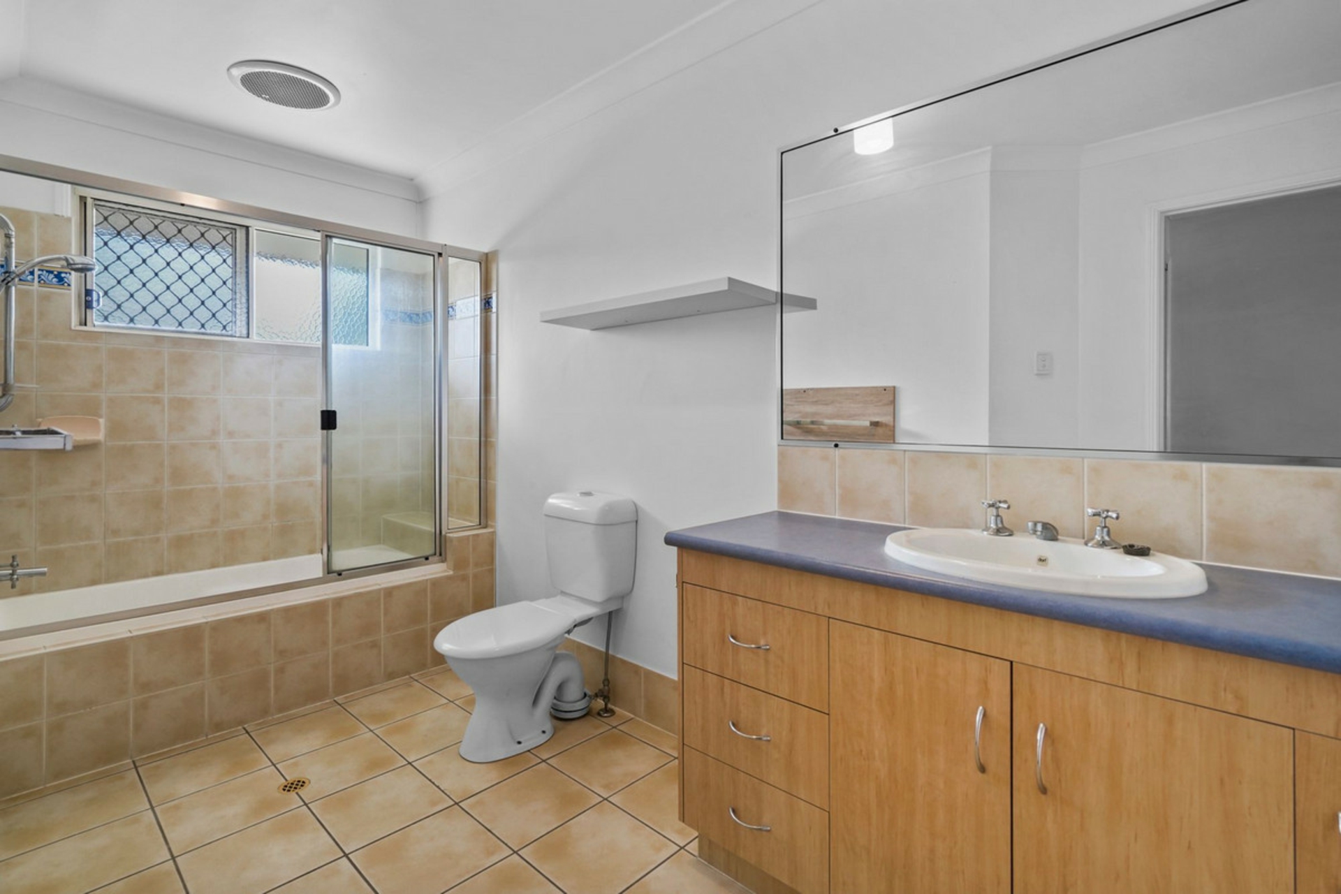 11/157 Dalmeny Street — photo 16 of 25