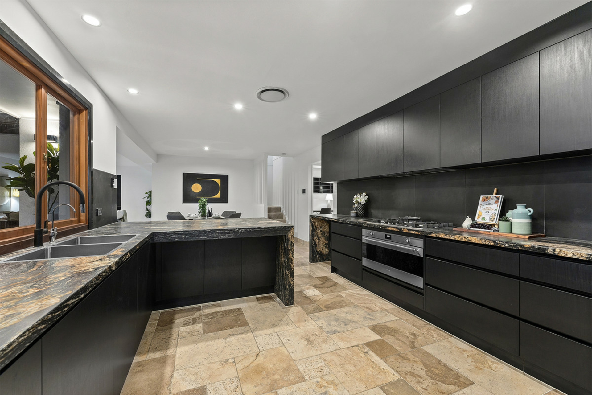 14 Falaise Place — photo 2 of 22